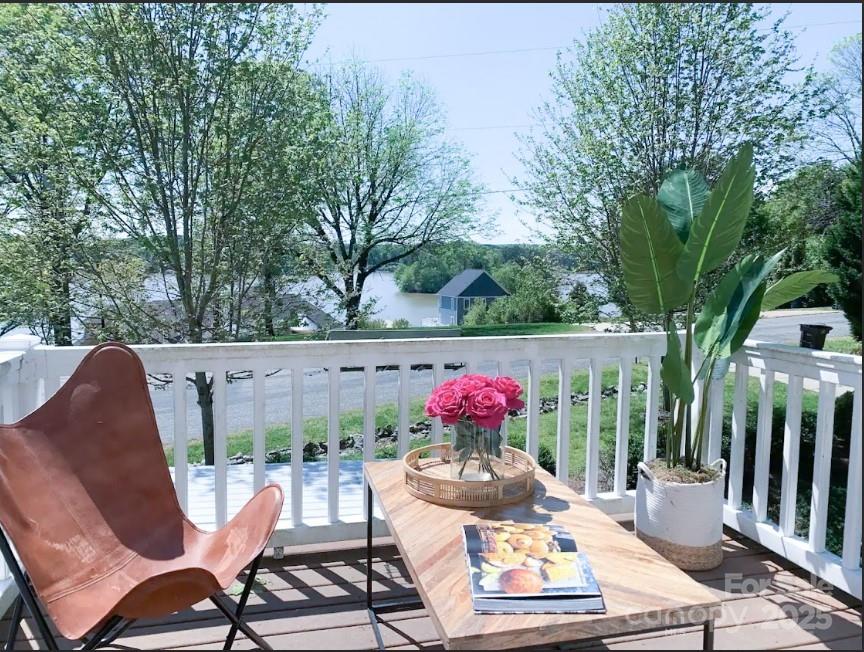 555 Laurel Cove Road — Statesville