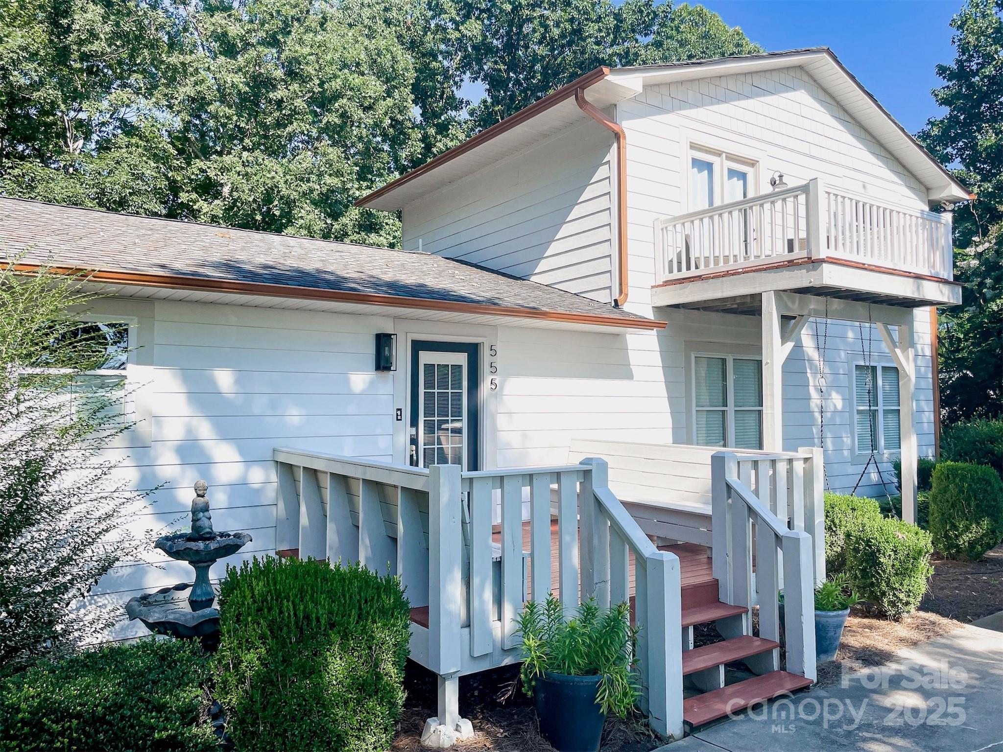 555 Laurel Cove Road — Statesville