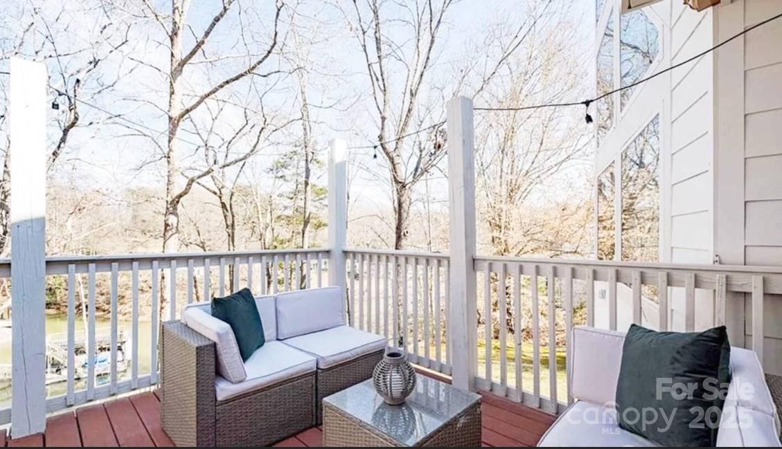555 Laurel Cove Road — Statesville