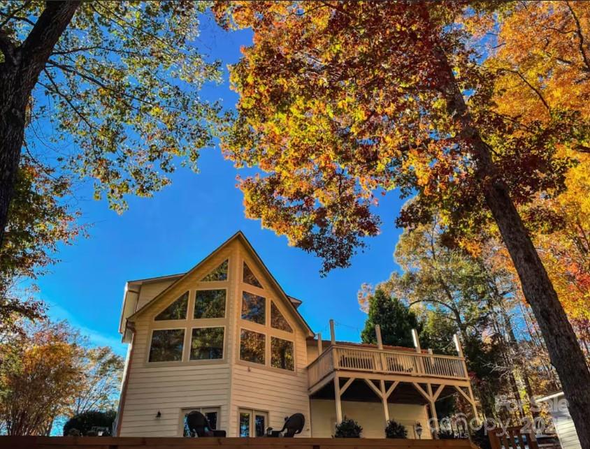 555 Laurel Cove Road — Statesville