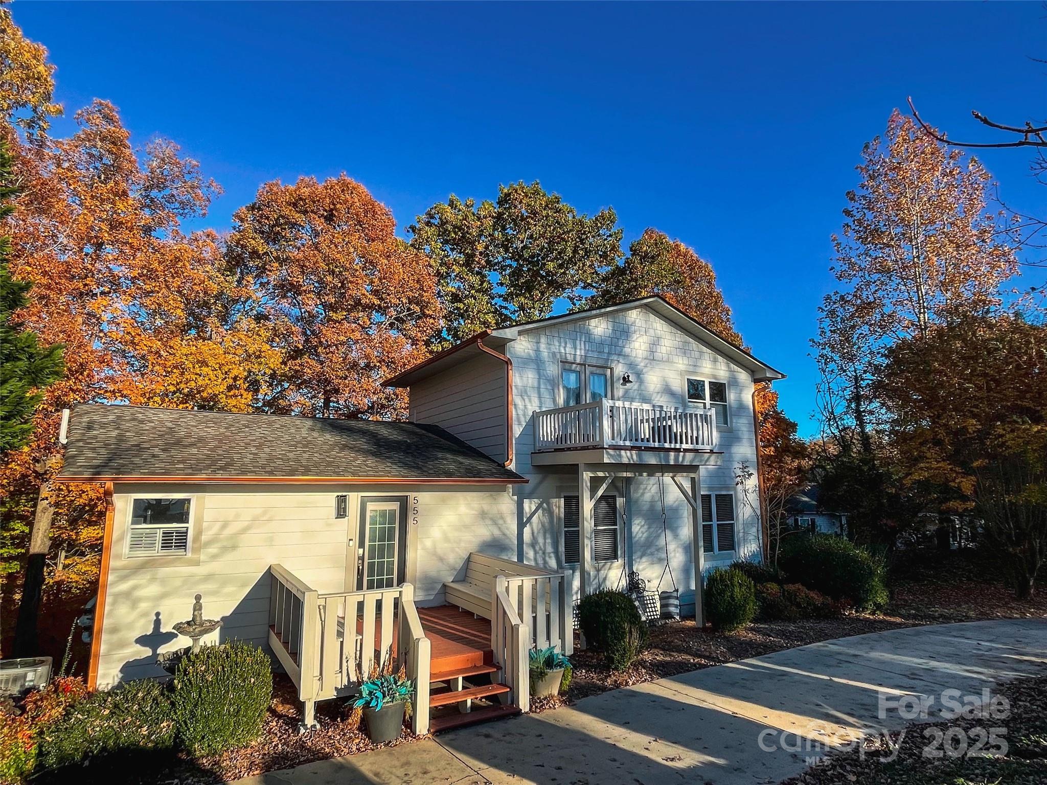 555 Laurel Cove Road — Statesville