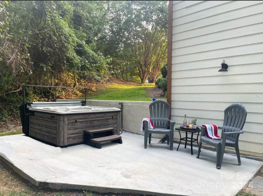 555 Laurel Cove Road — Statesville