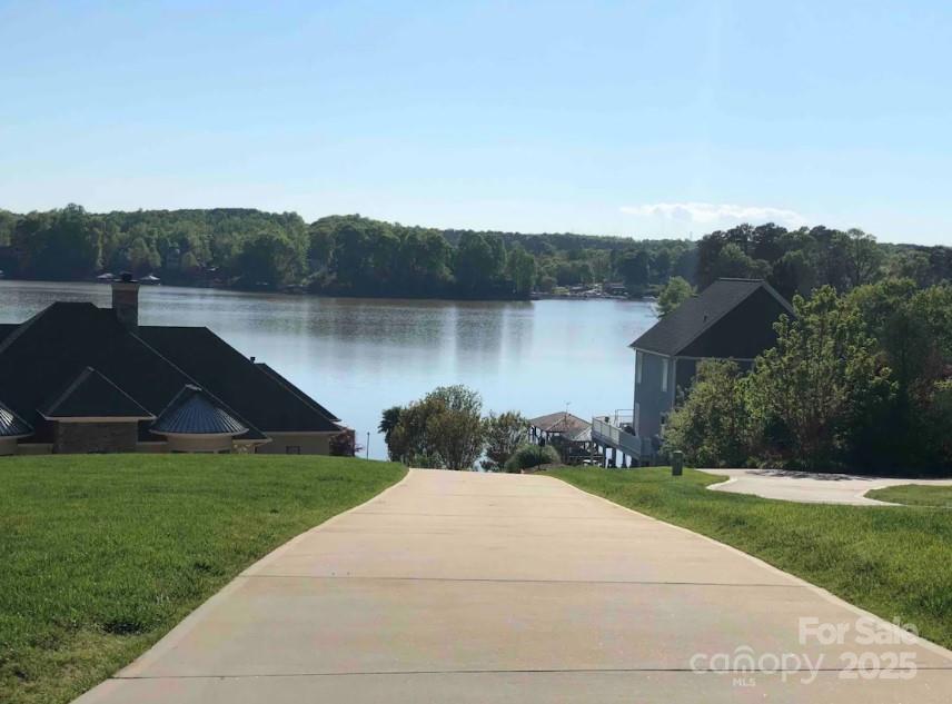 555 Laurel Cove Road — Statesville