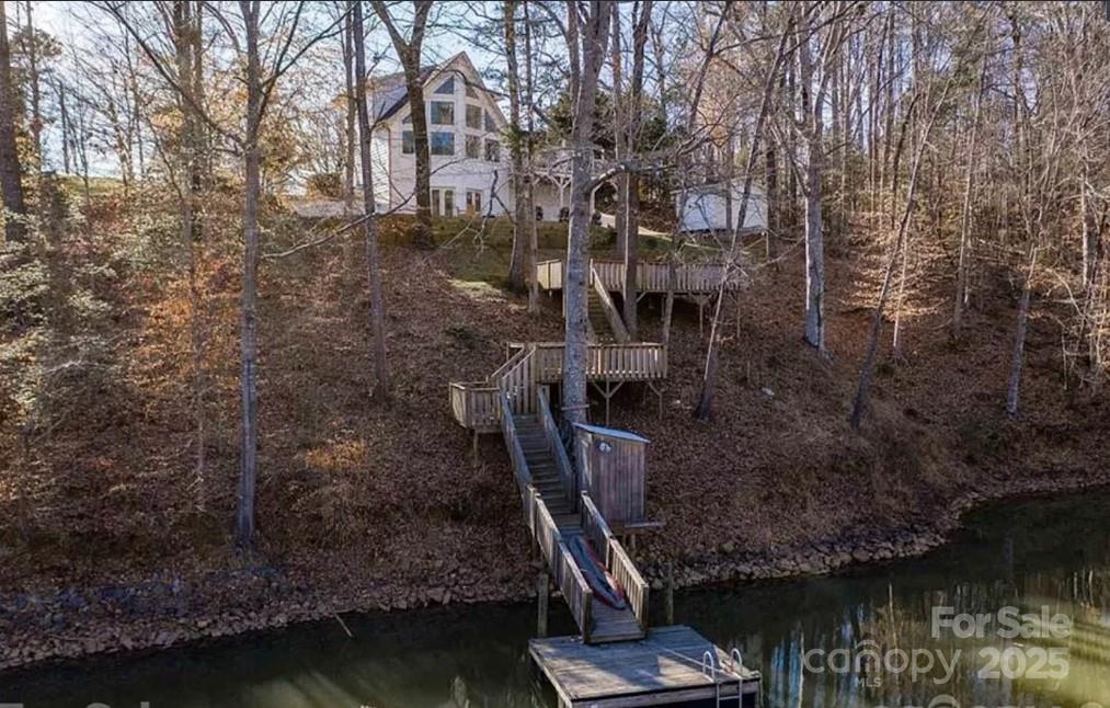 555 Laurel Cove Road — Statesville