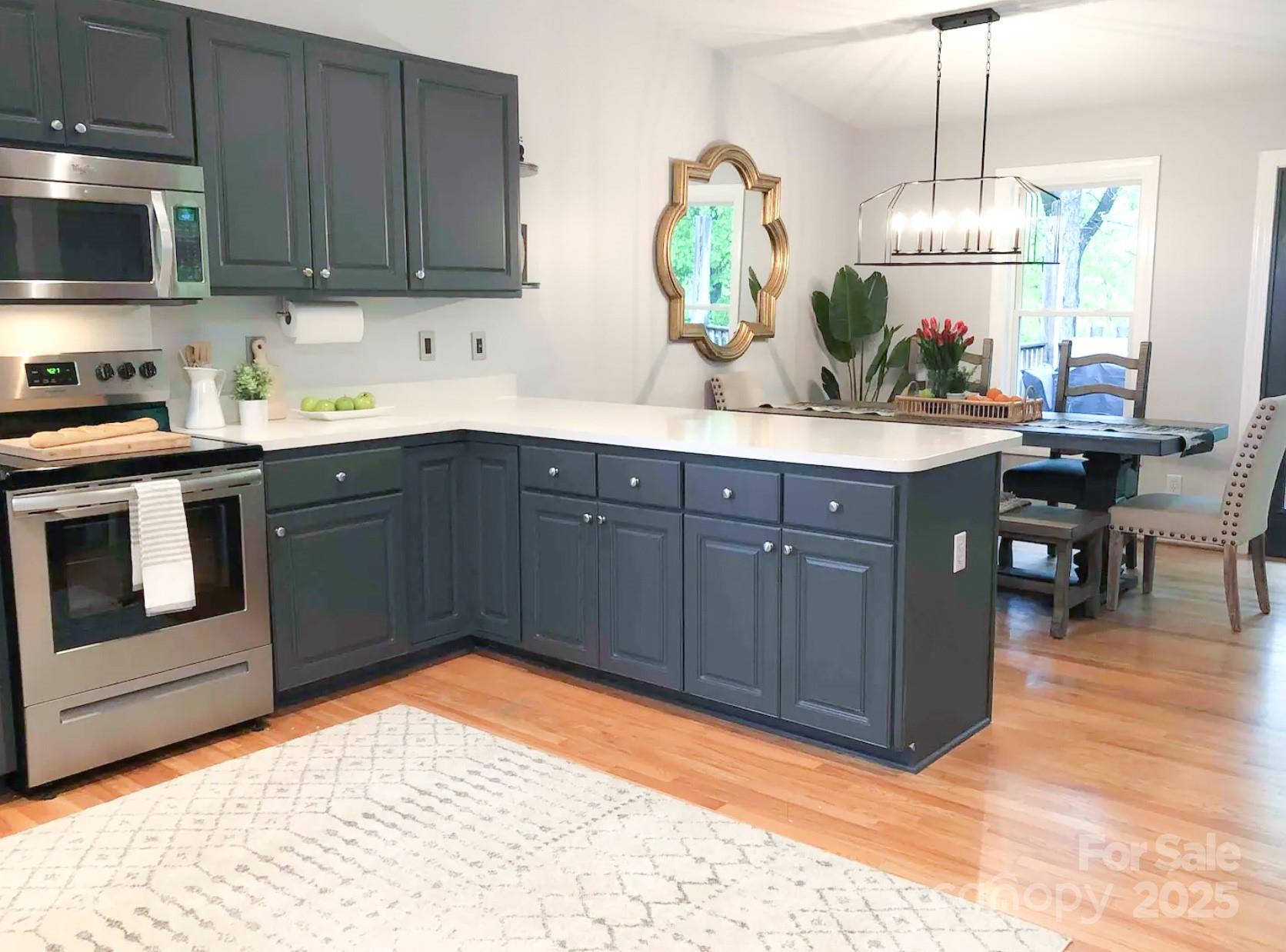 555 Laurel Cove Road — Statesville