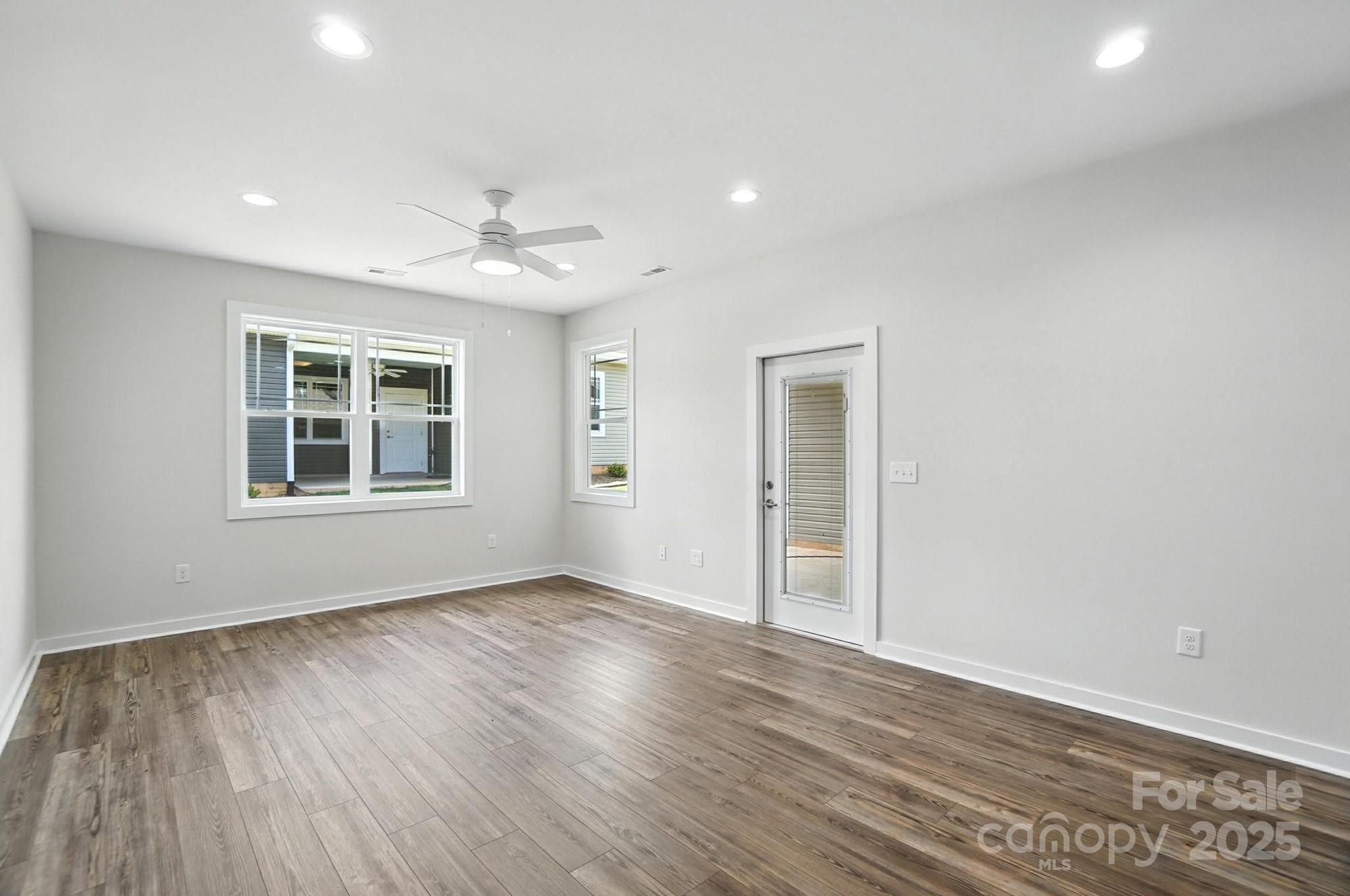 1530 29th Street SE — Hickory