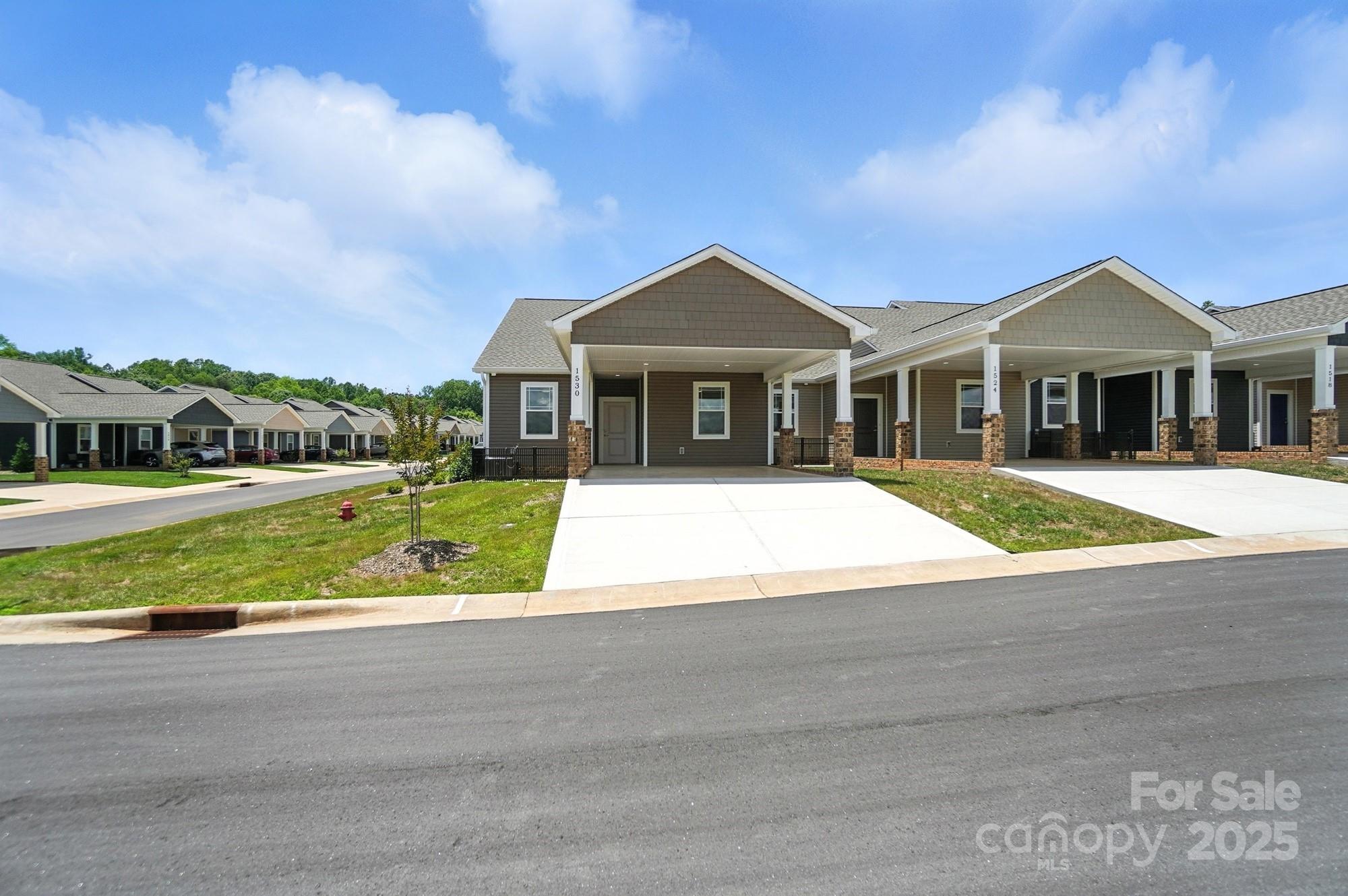 1530 29th Street SE — Hickory