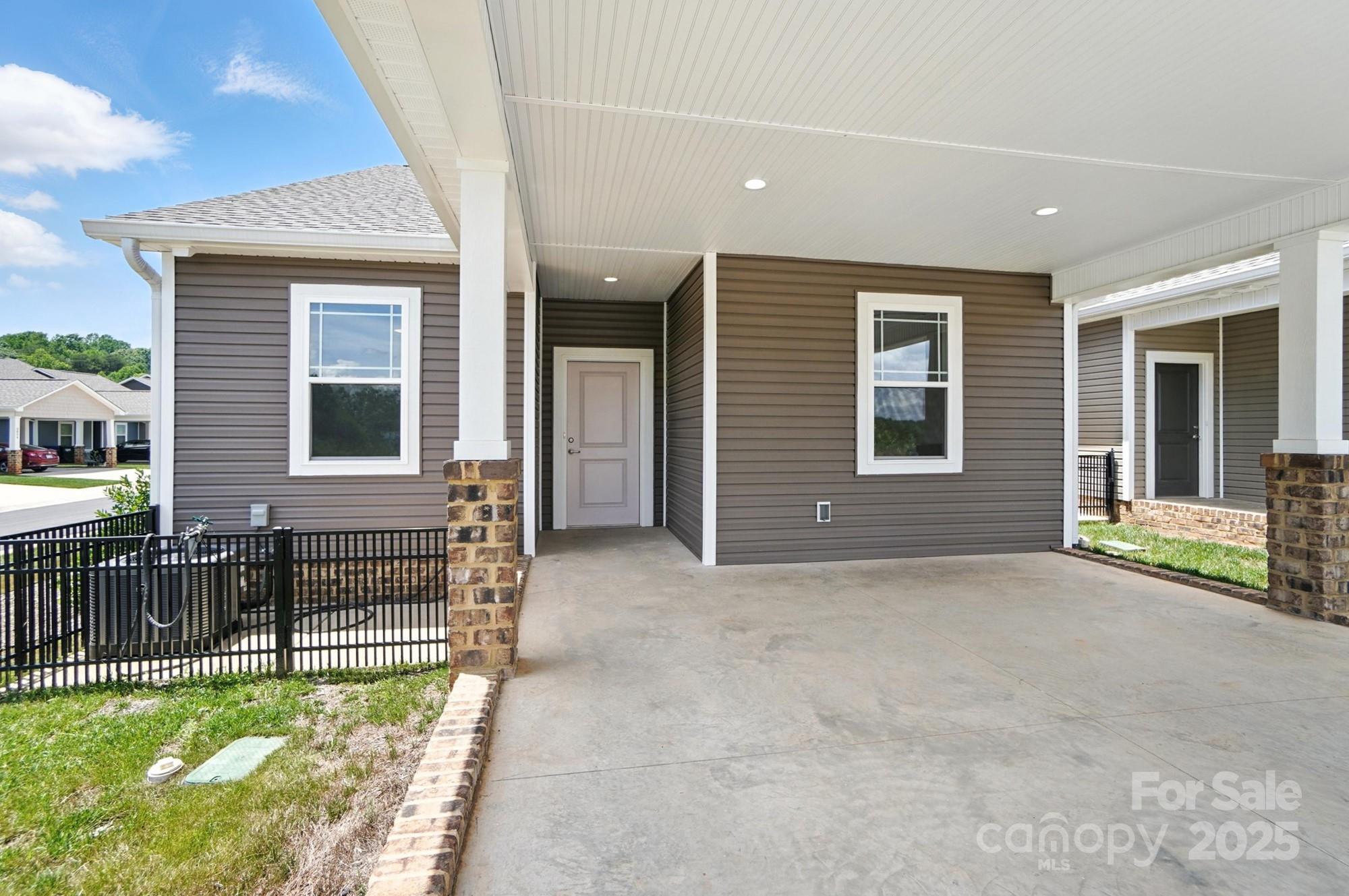 1530 29th Street SE — Hickory