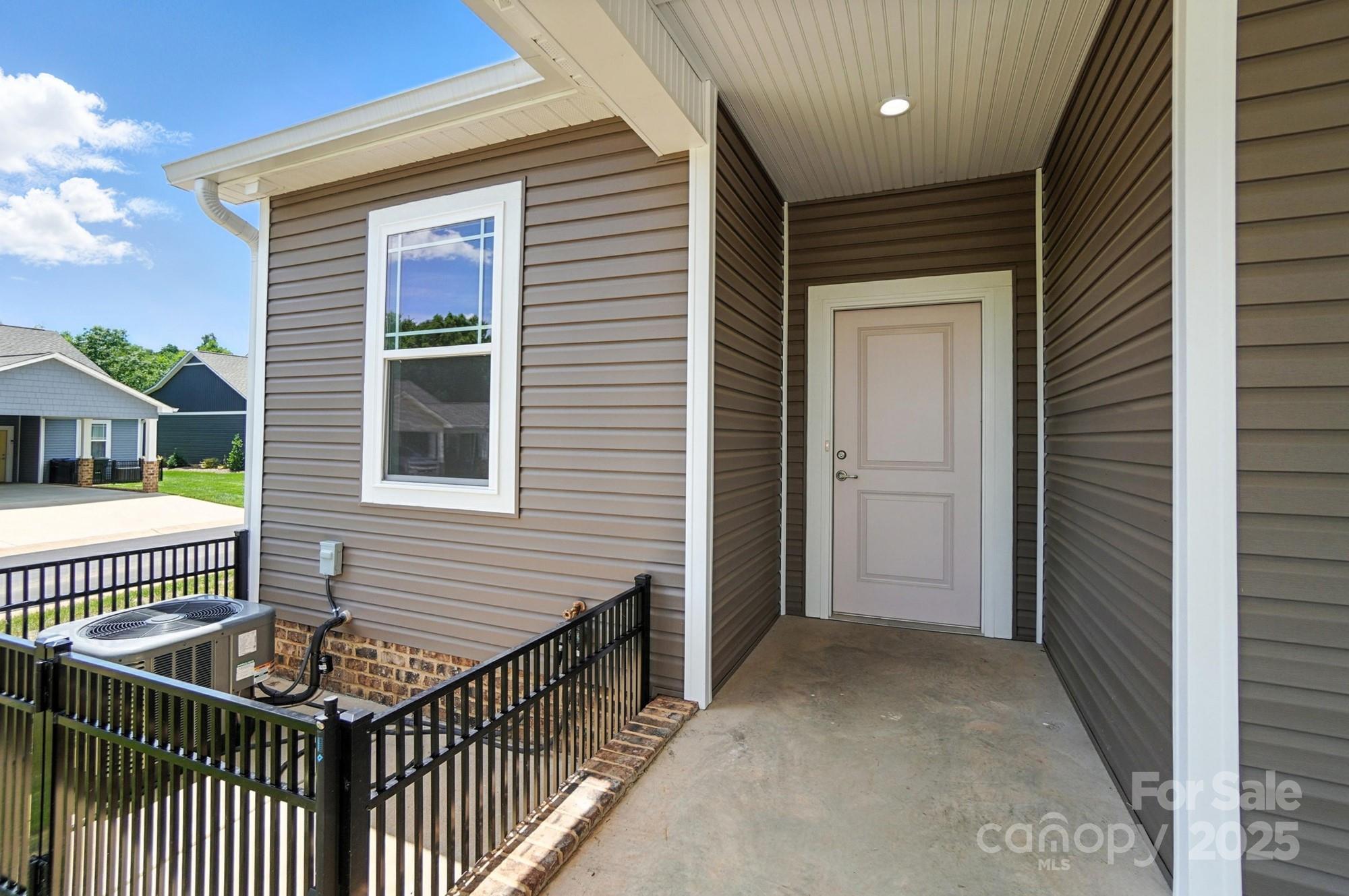 1530 29th Street SE — Hickory