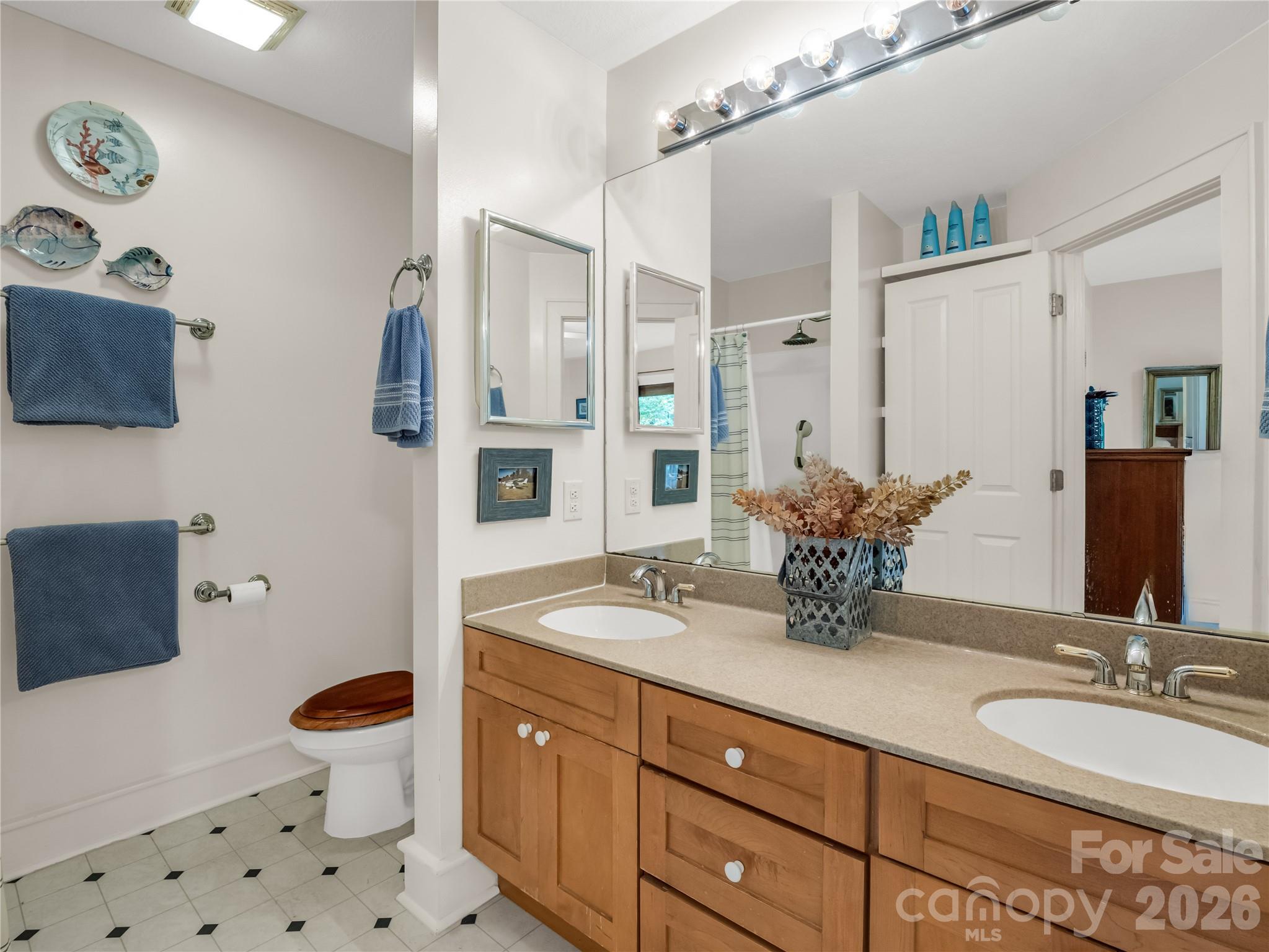 142 Winterview Trail — Hendersonville