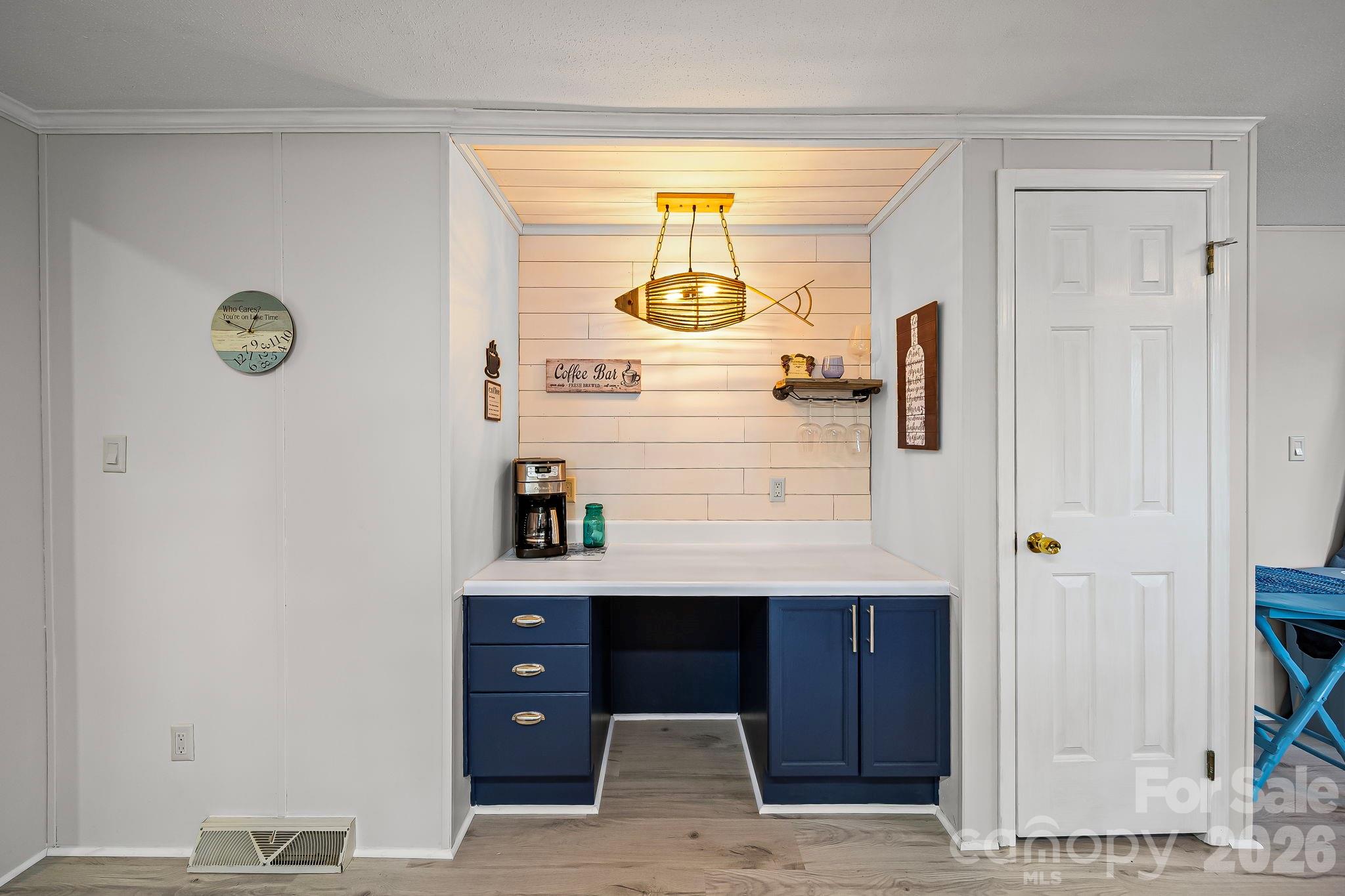 1135 Pinehaven Drive — New London