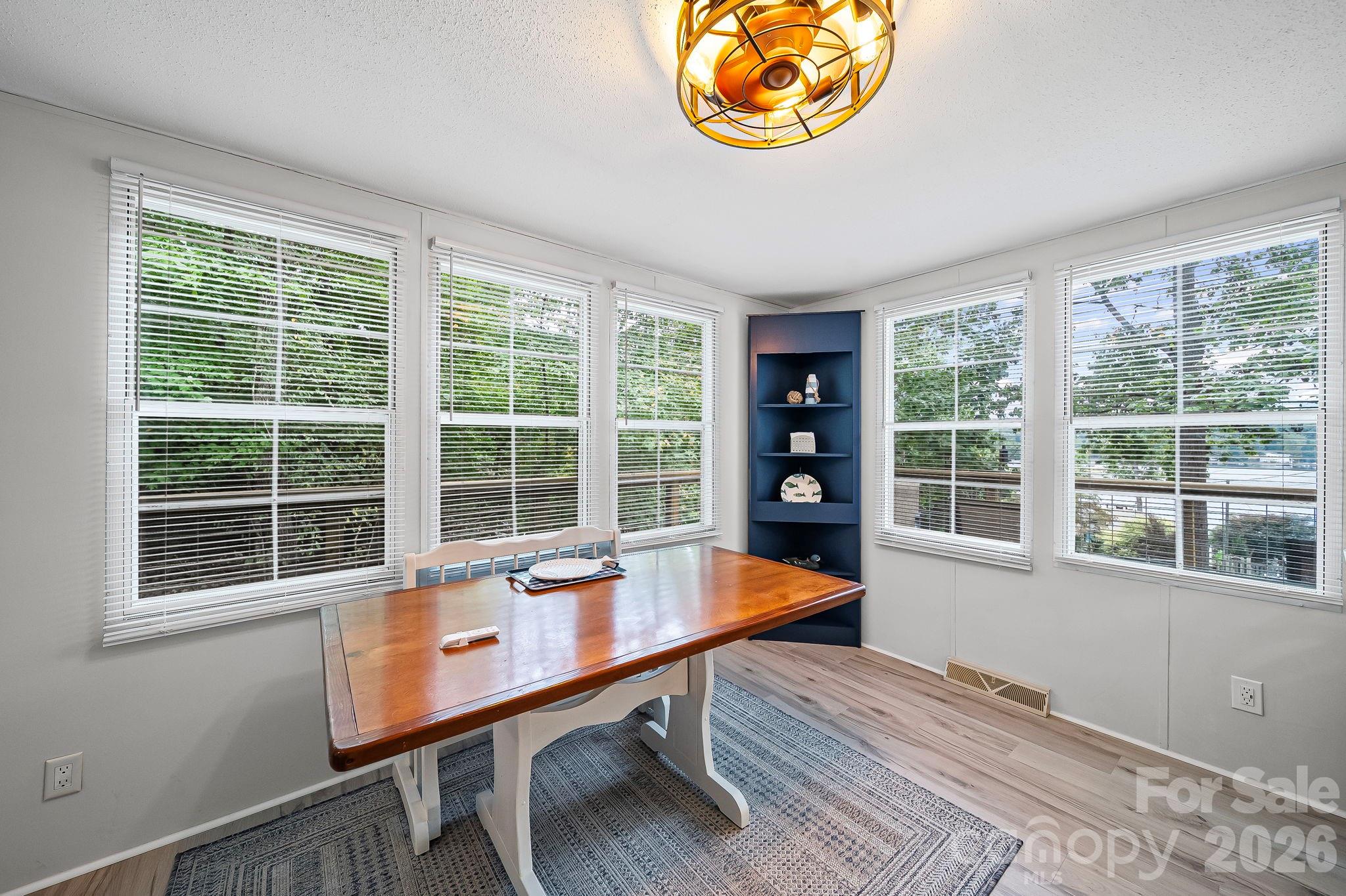 1135 Pinehaven Drive — New London