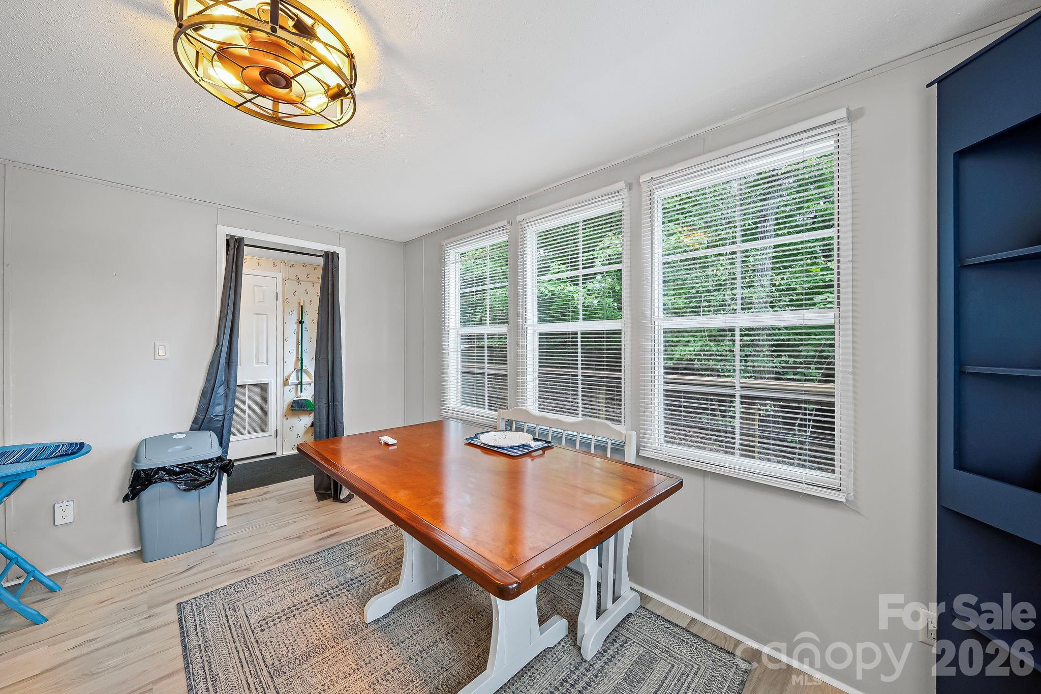 1135 Pinehaven Drive — New London