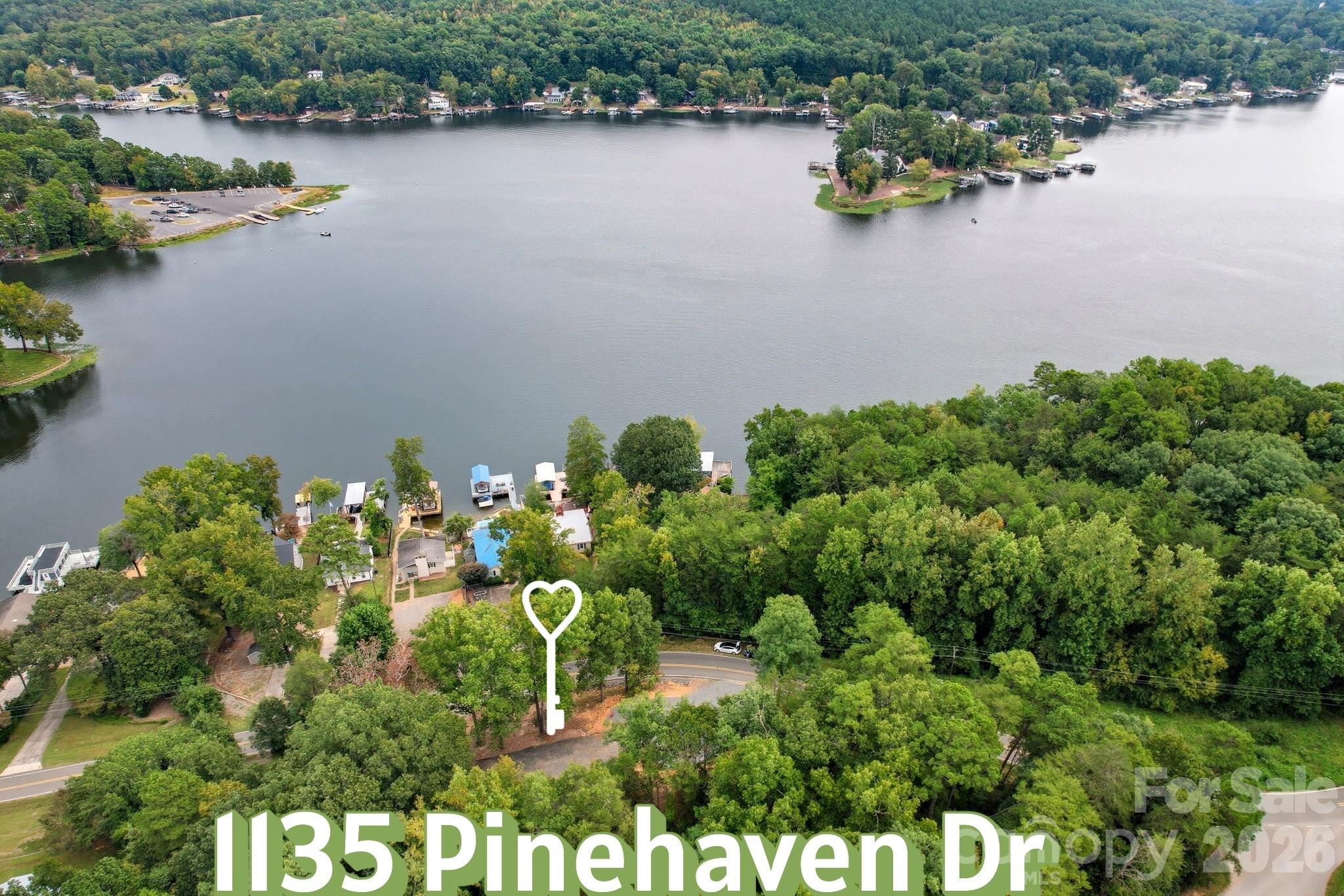 1135 Pinehaven Drive — New London