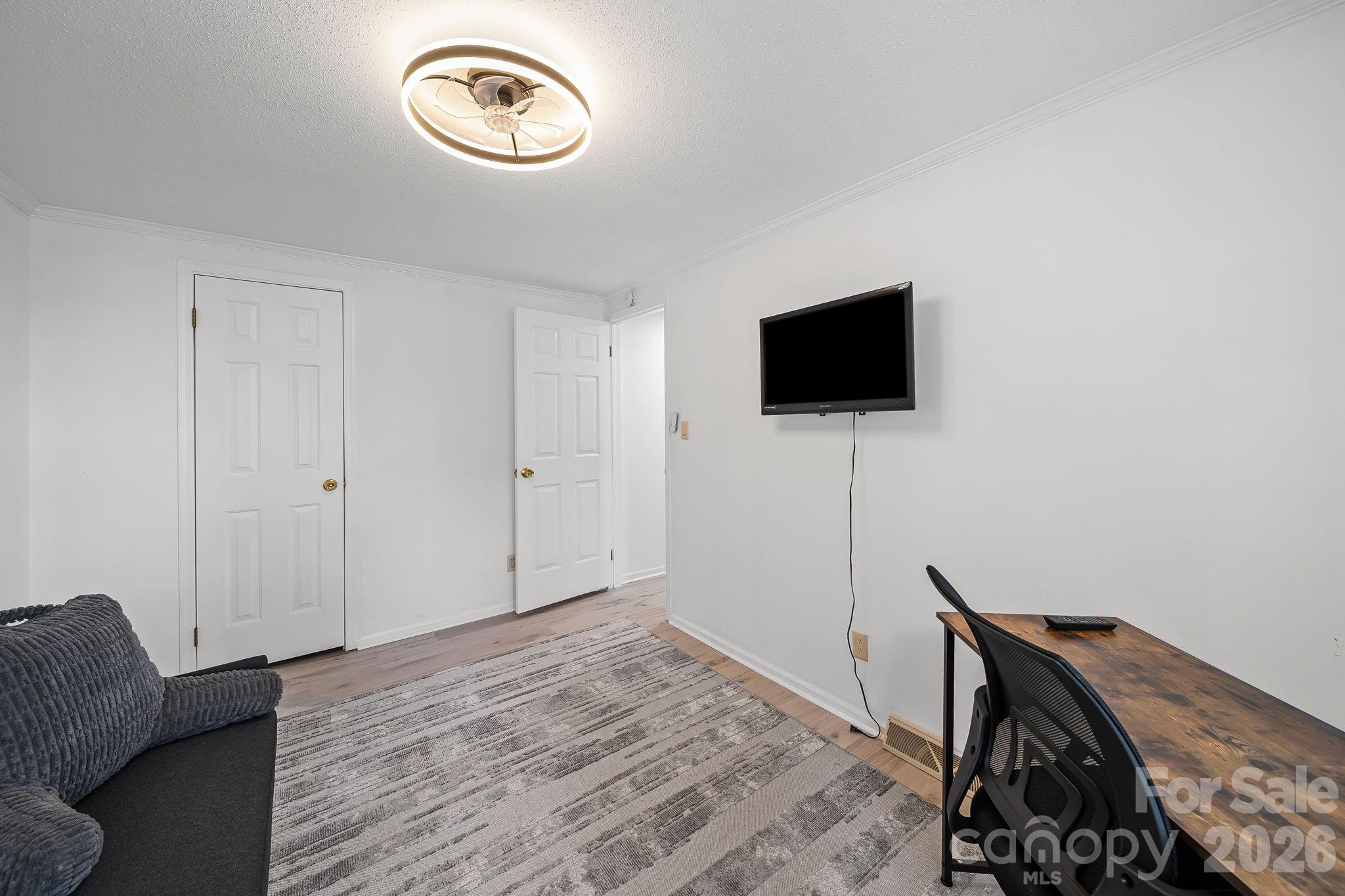1135 Pinehaven Drive — New London
