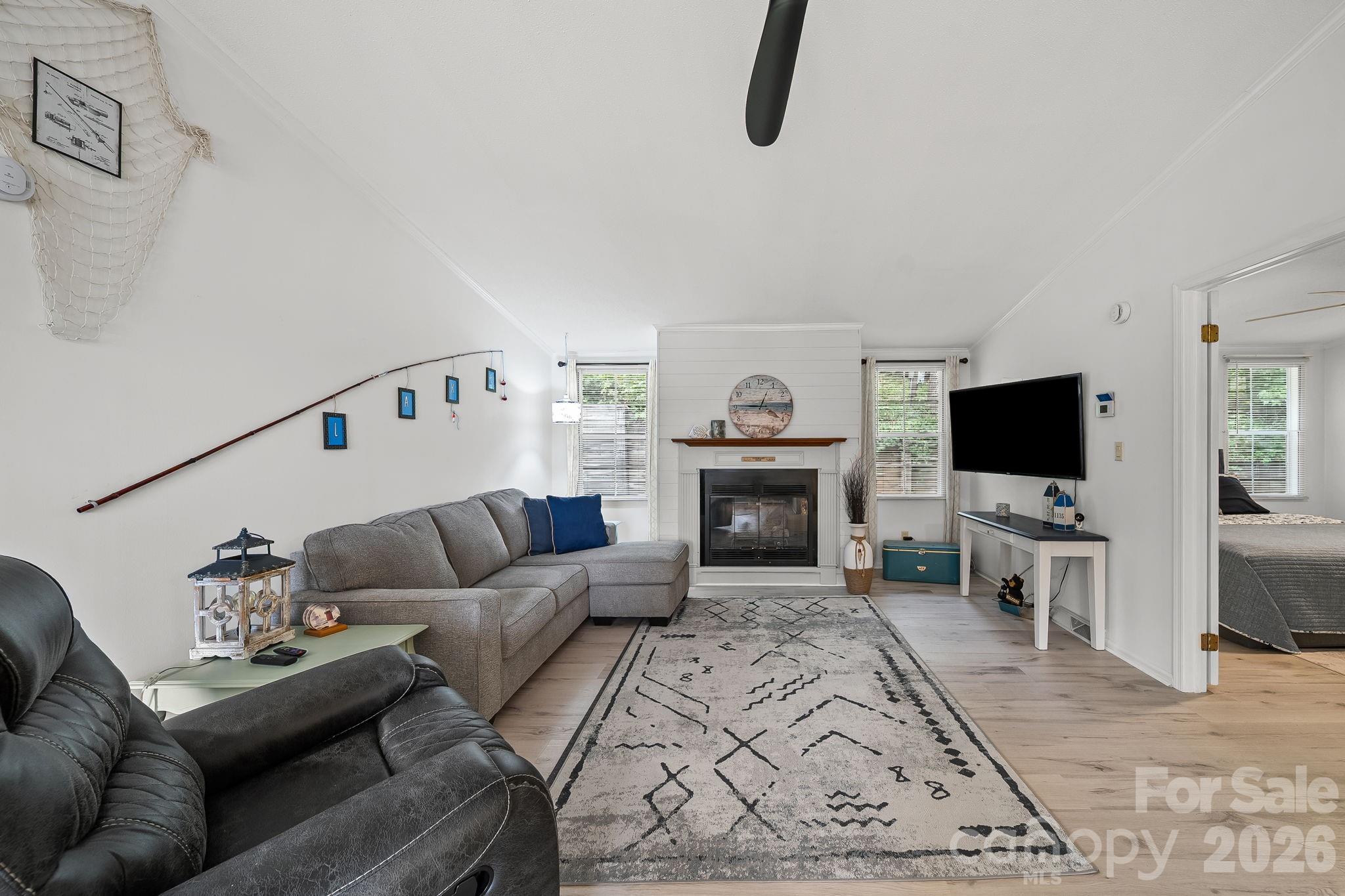 1135 Pinehaven Drive — New London