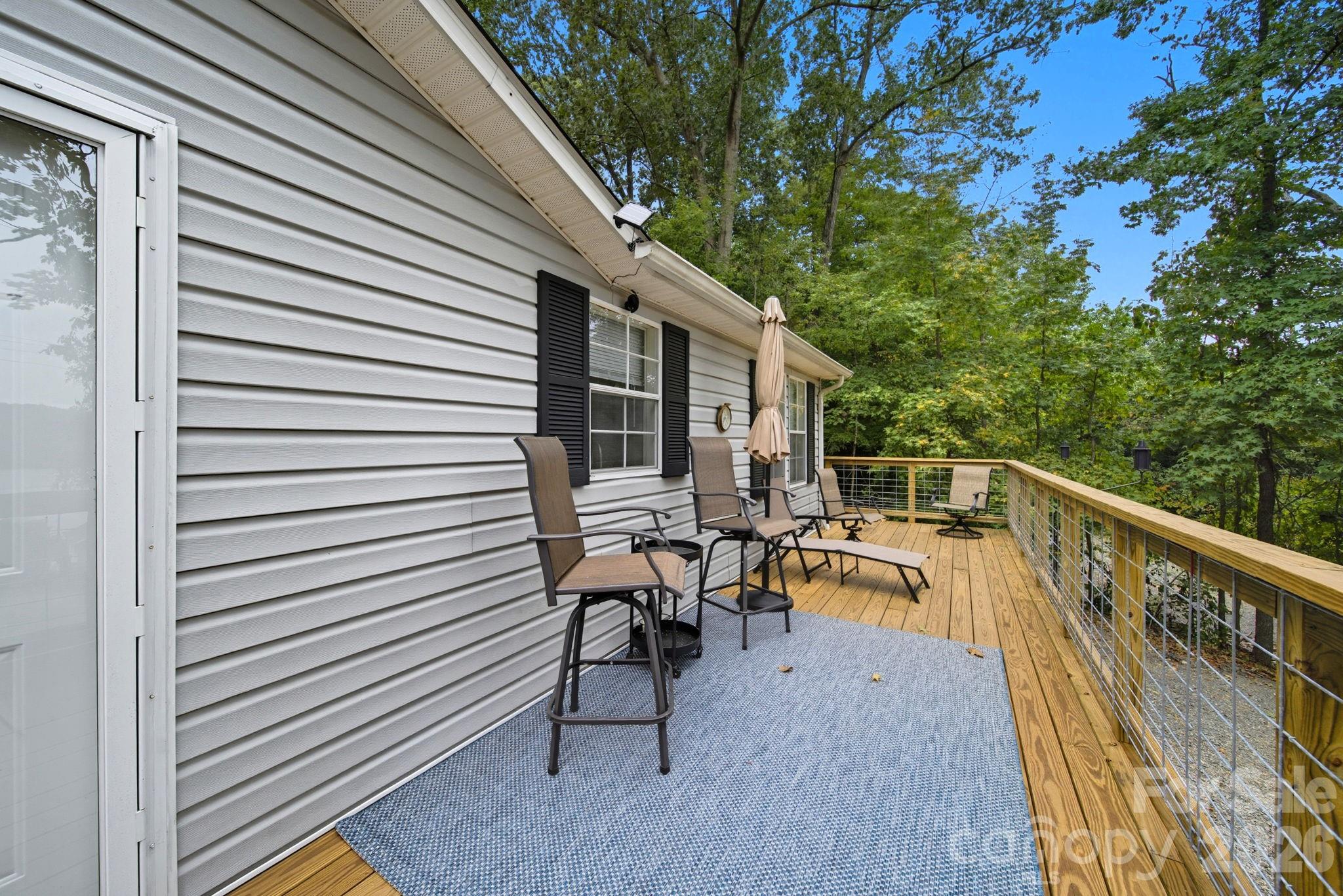 1135 Pinehaven Drive — New London