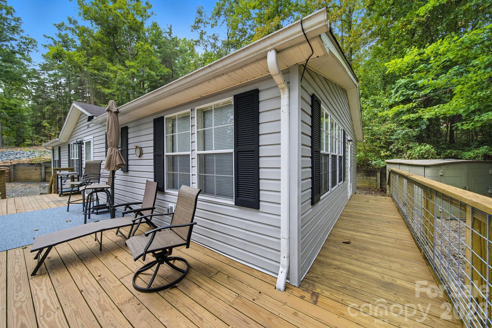 1135 Pinehaven Drive — New London