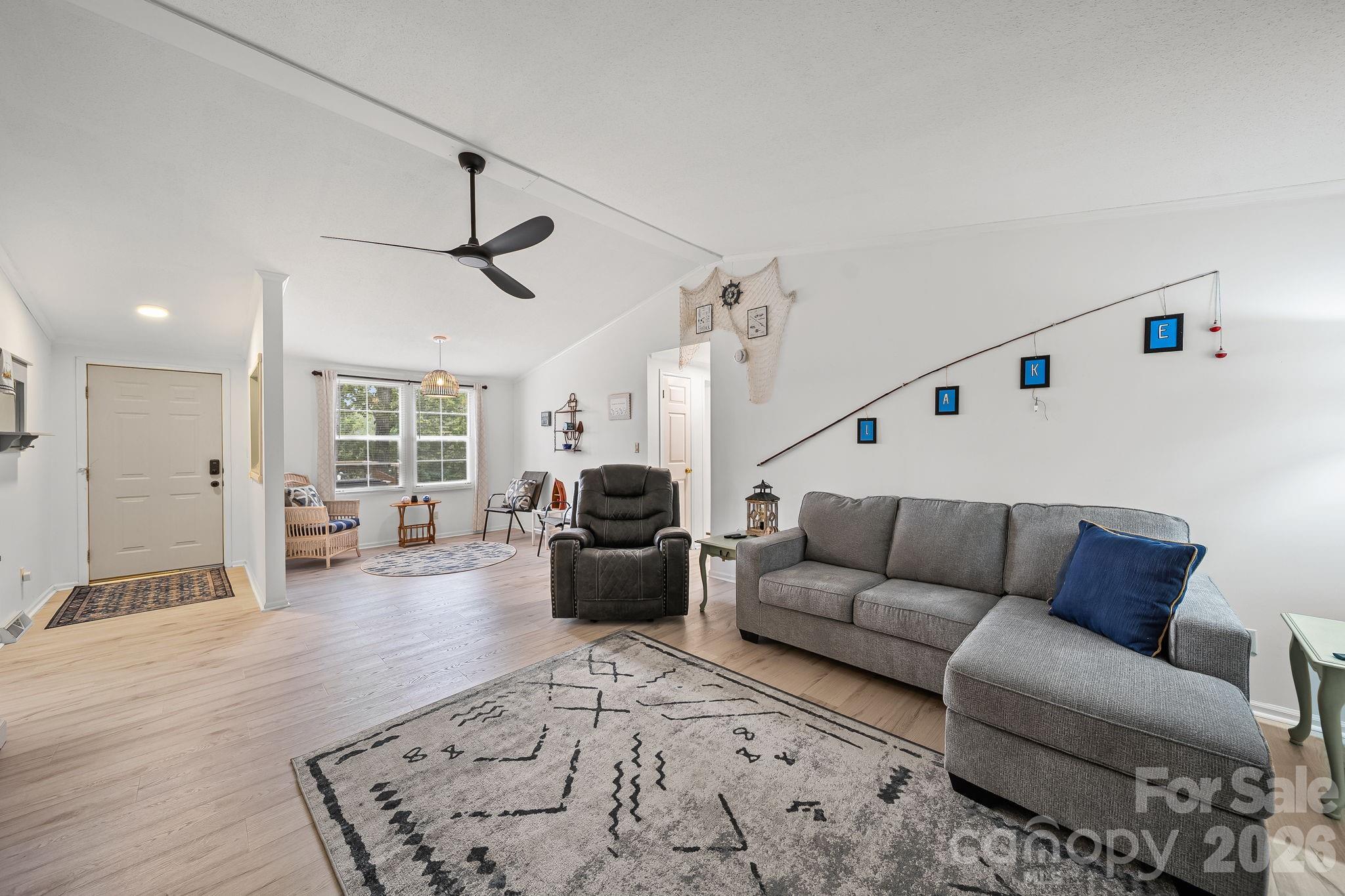 1135 Pinehaven Drive — New London