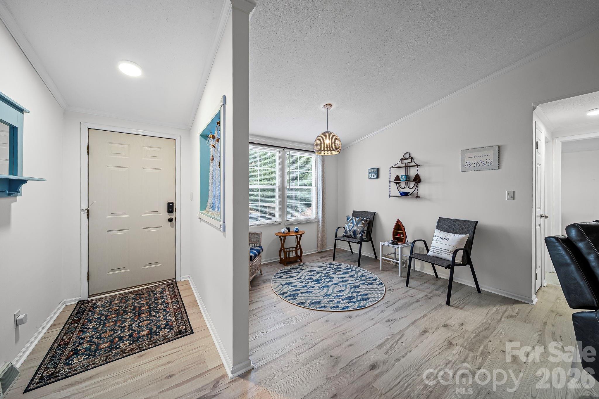 1135 Pinehaven Drive — New London