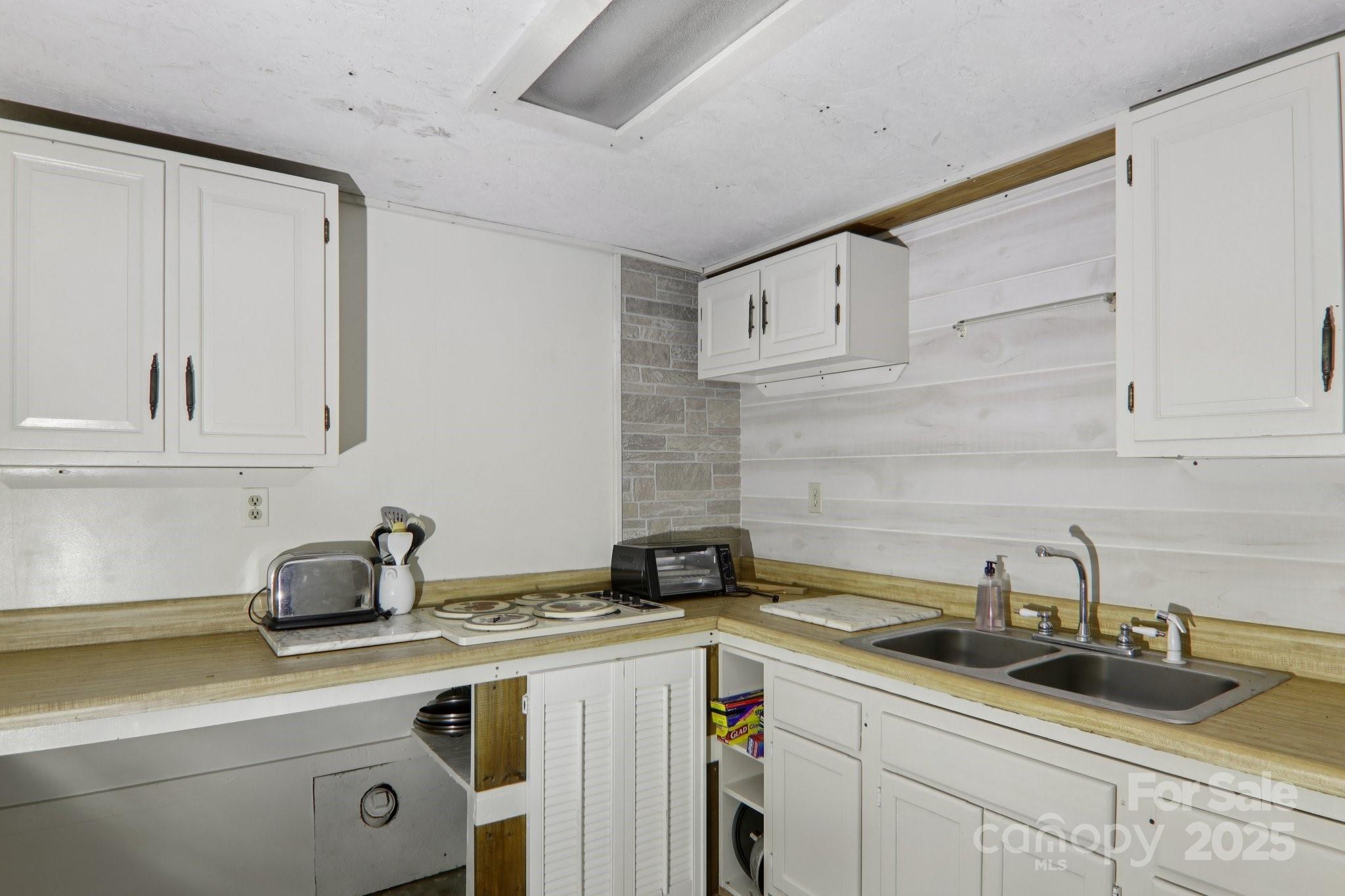 190 Turkey Creek Road — Clyde