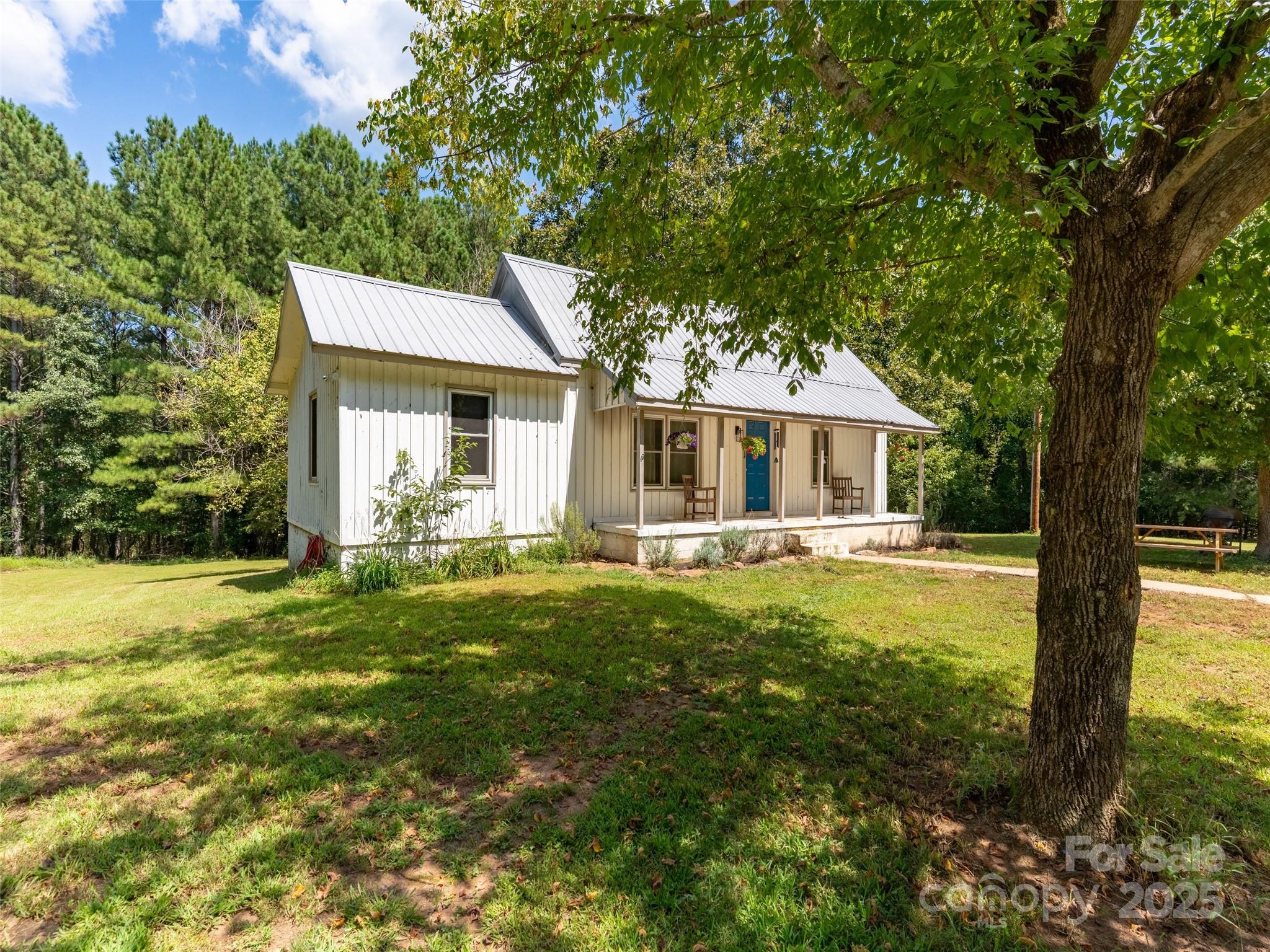 1343 Solen Williams Road — Tryon