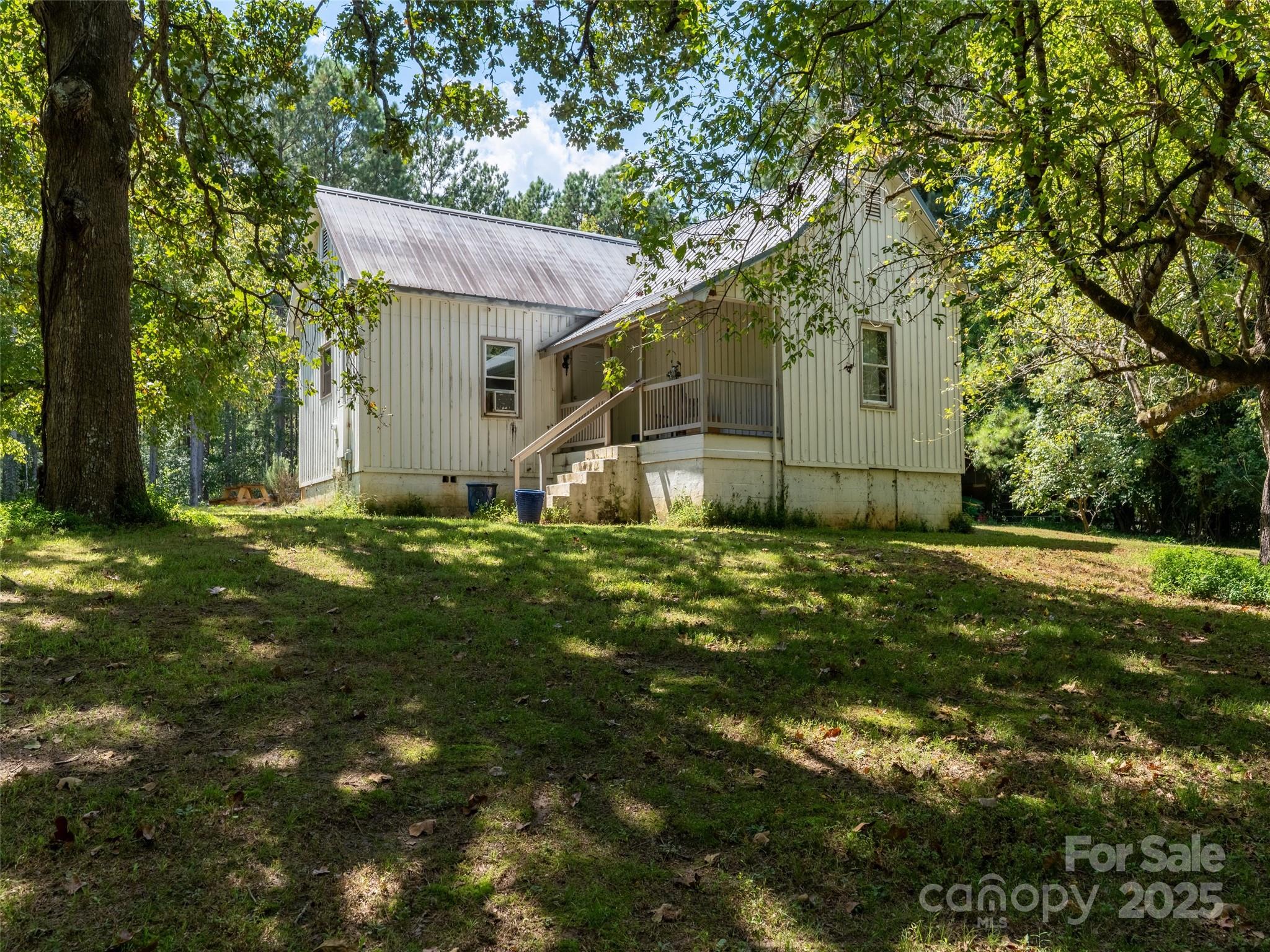 1343 Solen Williams Road — Tryon