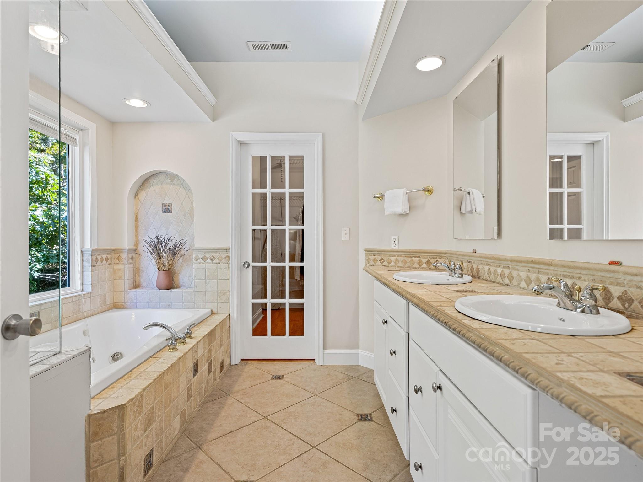 113 Ballantree Drive — Asheville
