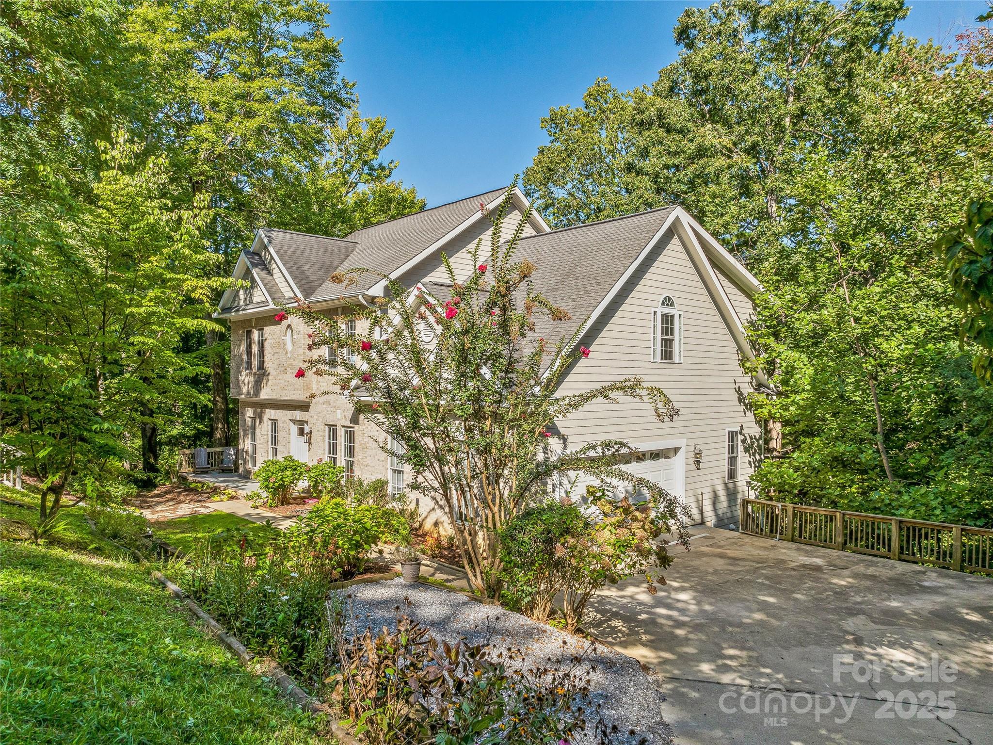 113 Ballantree Drive — Asheville