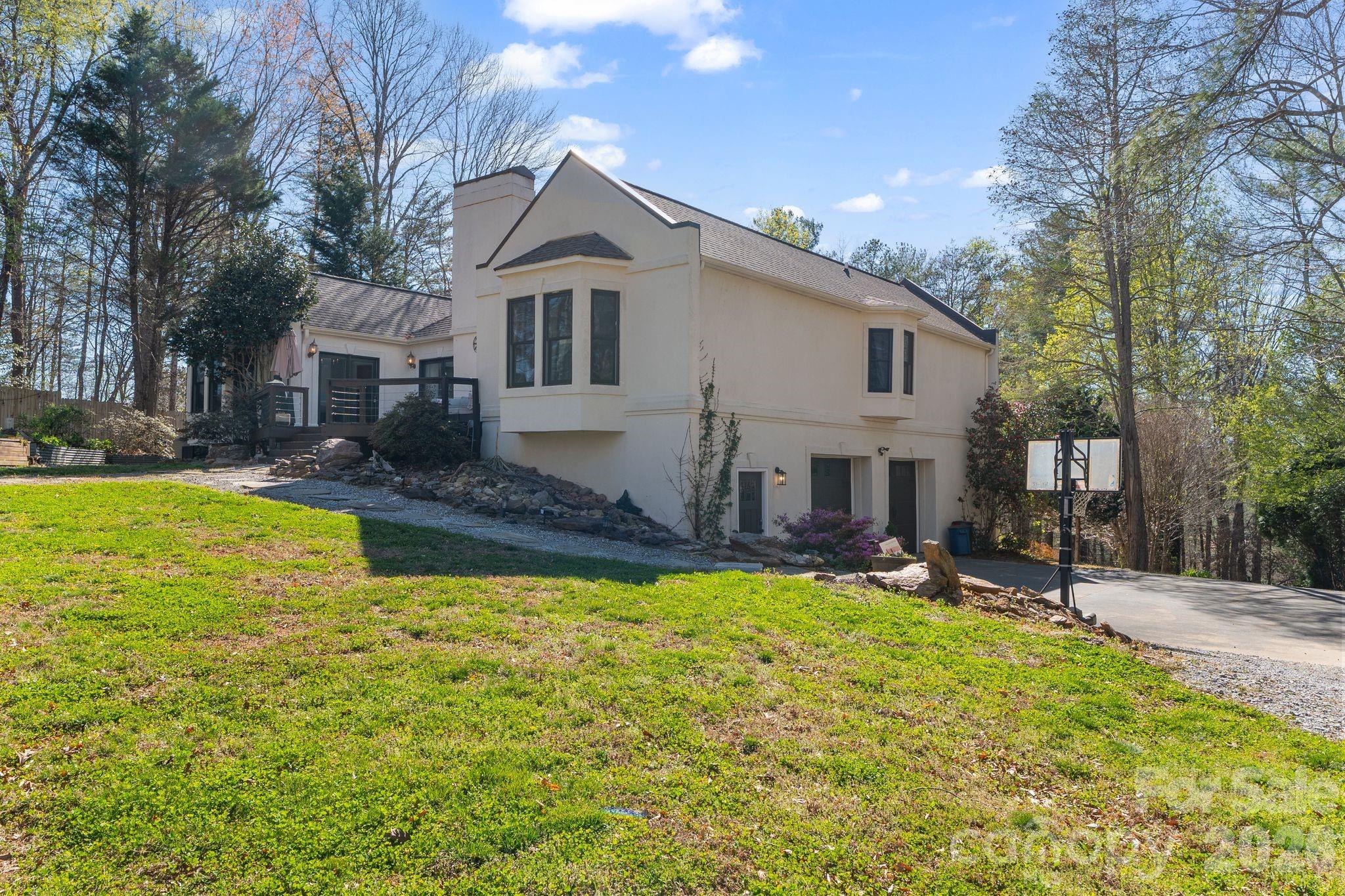 214 Ridgeway Drive — Taylorsville