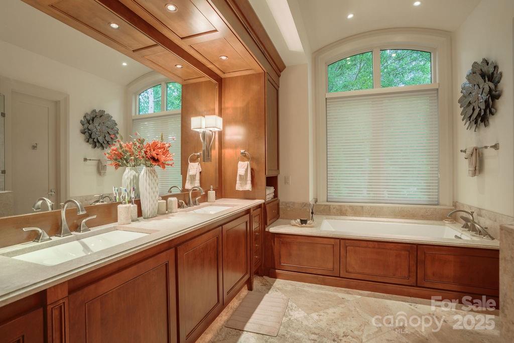 15 Water View Court — Travelers Rest