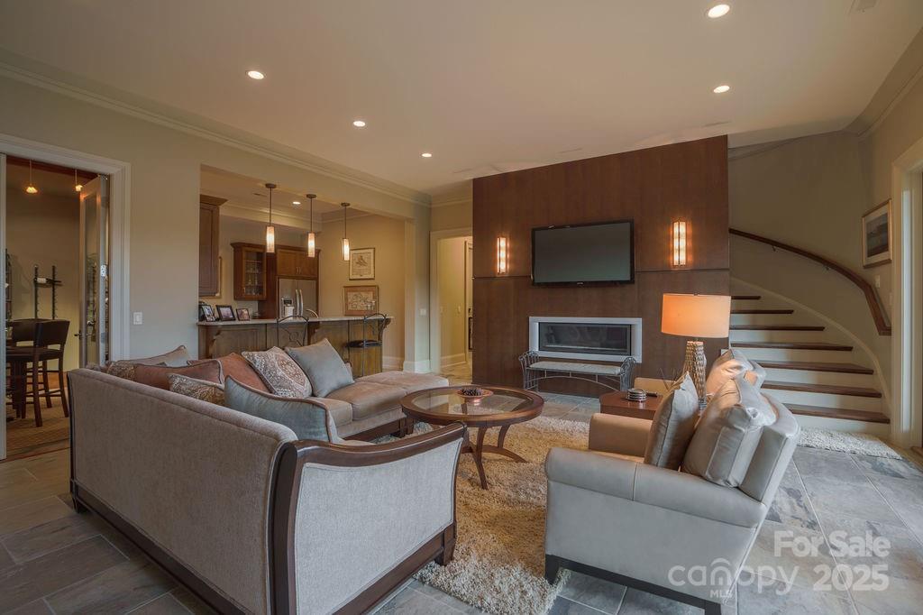15 Water View Court — Travelers Rest