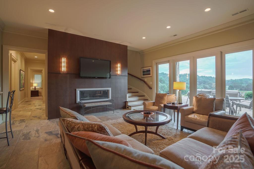 15 Water View Court — Travelers Rest
