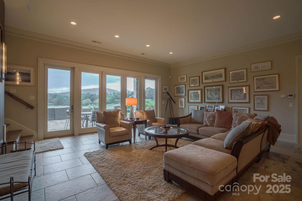 15 Water View Court — Travelers Rest