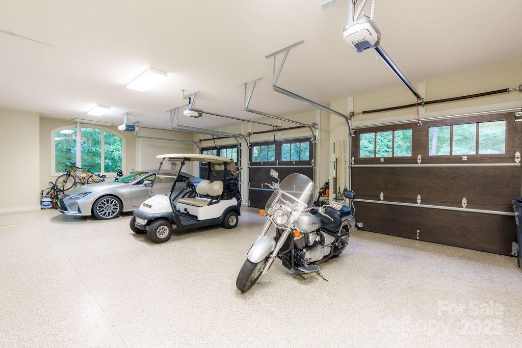 15 Water View Court — Travelers Rest