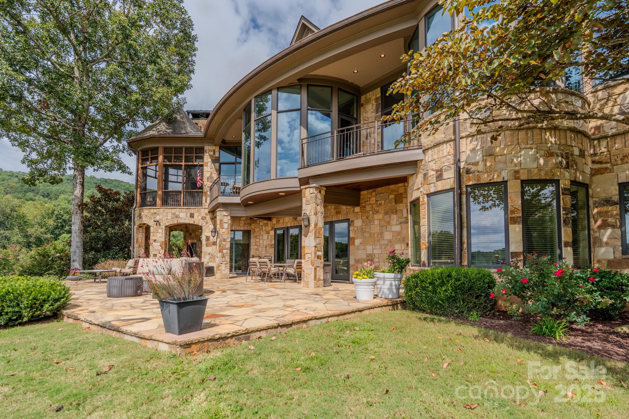 15 Water View Court — Travelers Rest