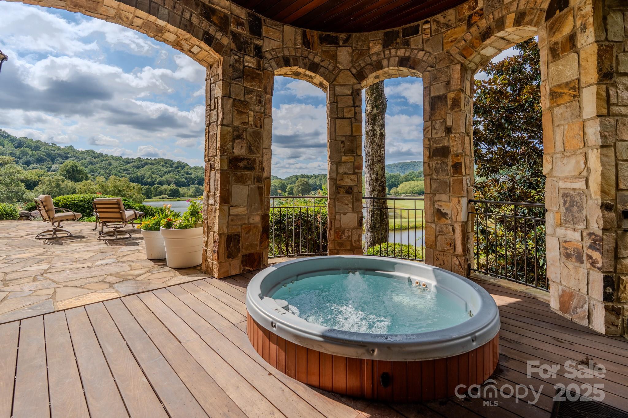 15 Water View Court — Travelers Rest