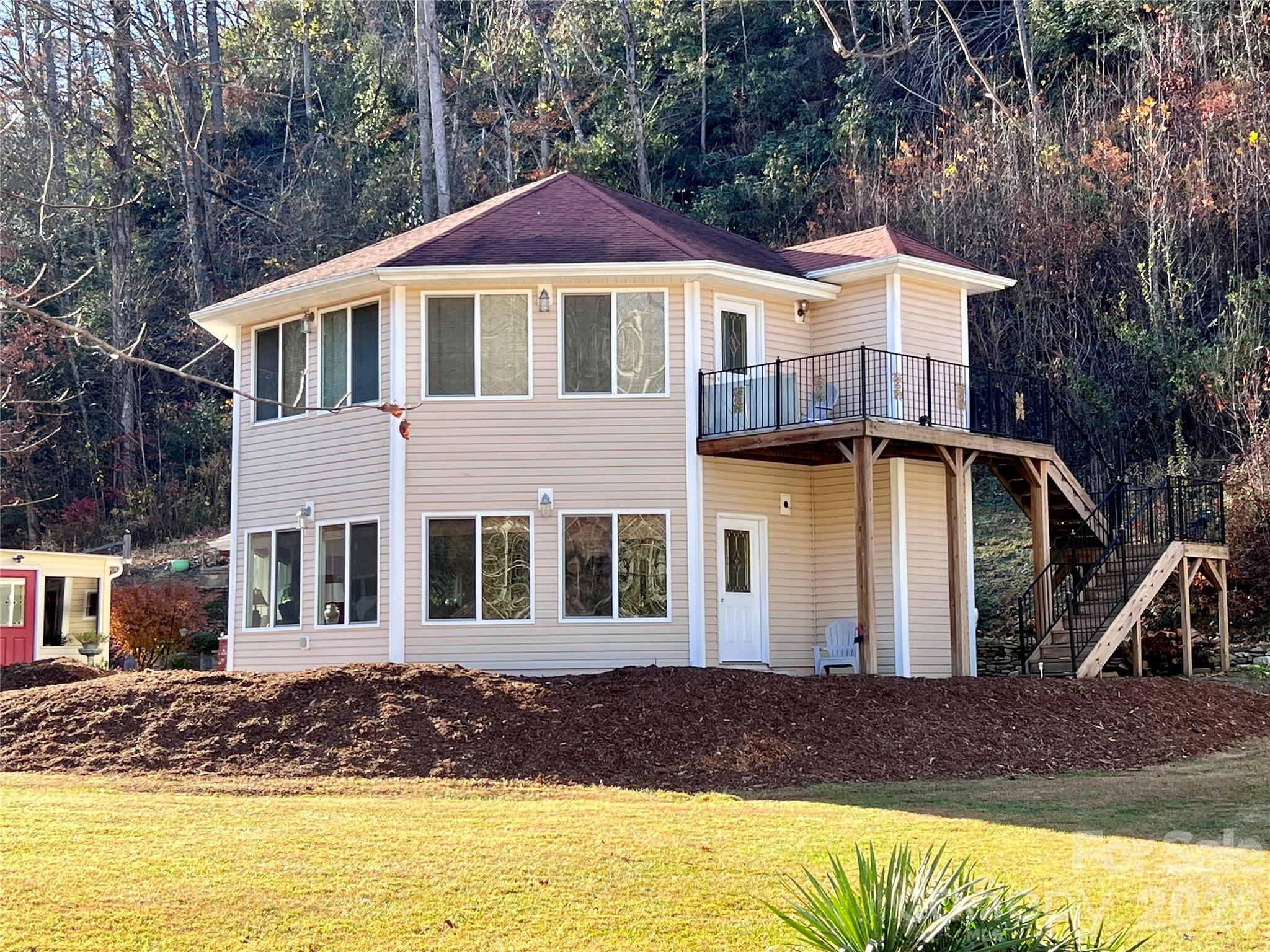 214 Locust Cove Road — Marion