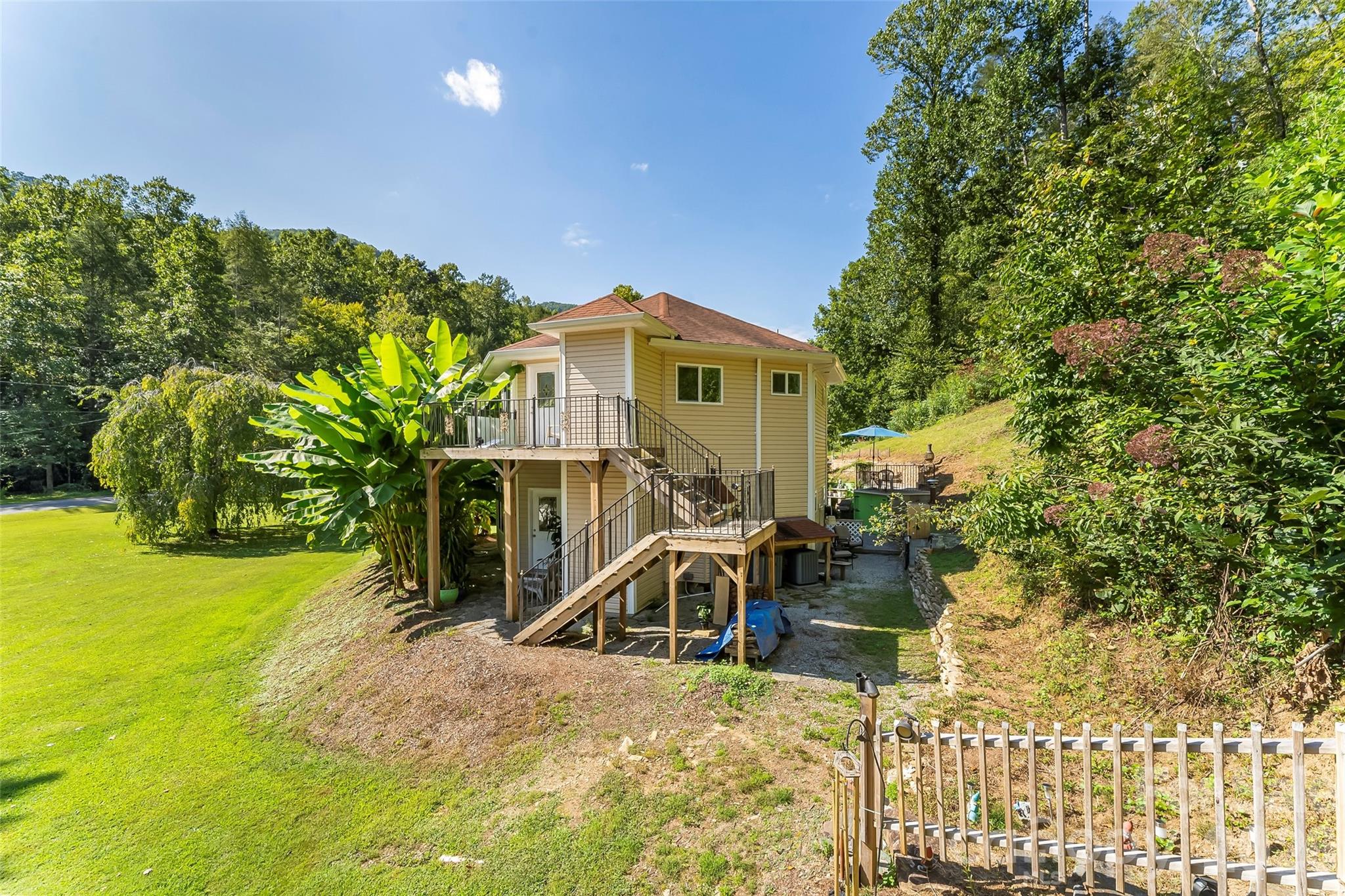 214 Locust Cove Road — Marion
