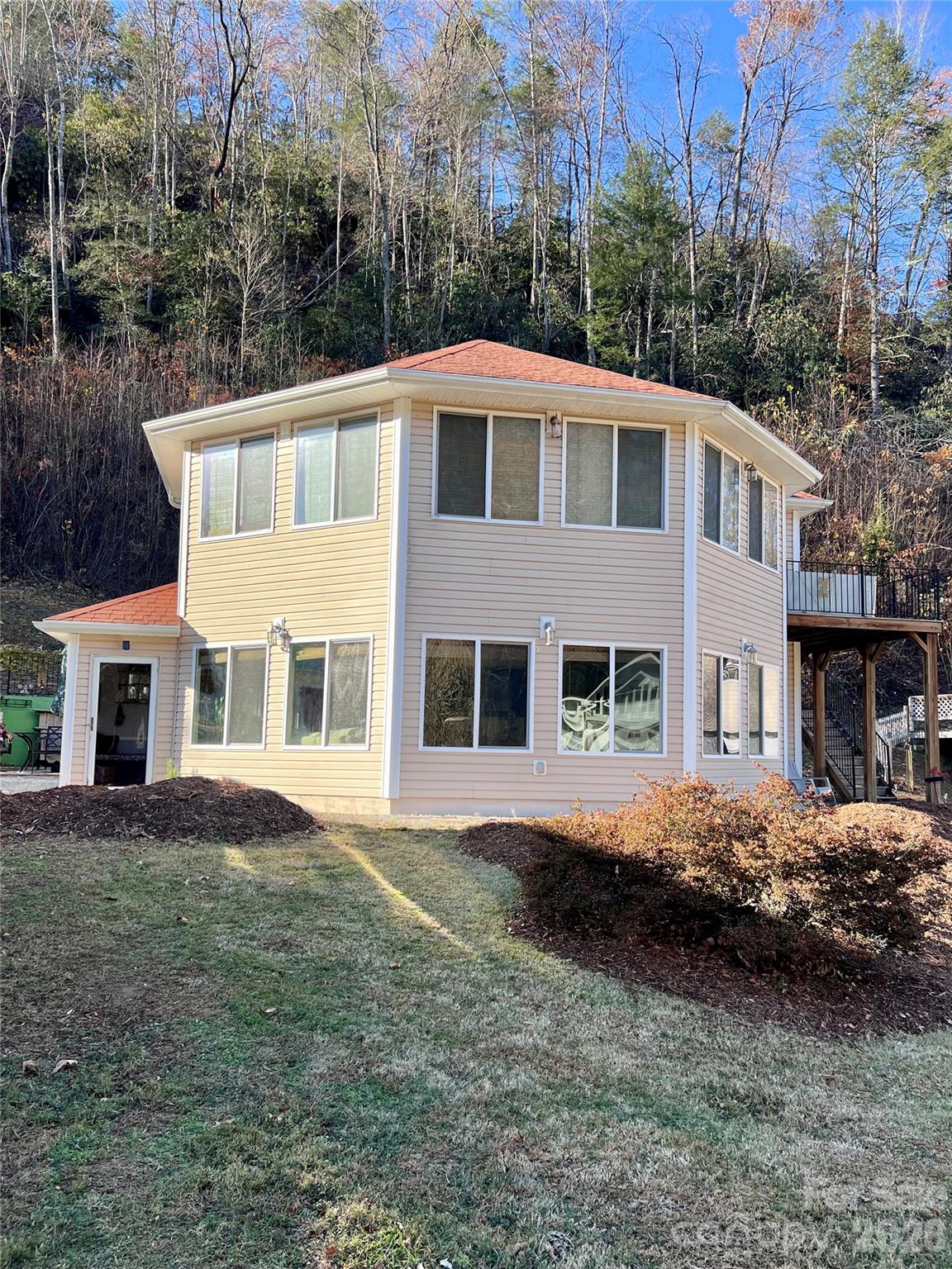 214 Locust Cove Road — Marion