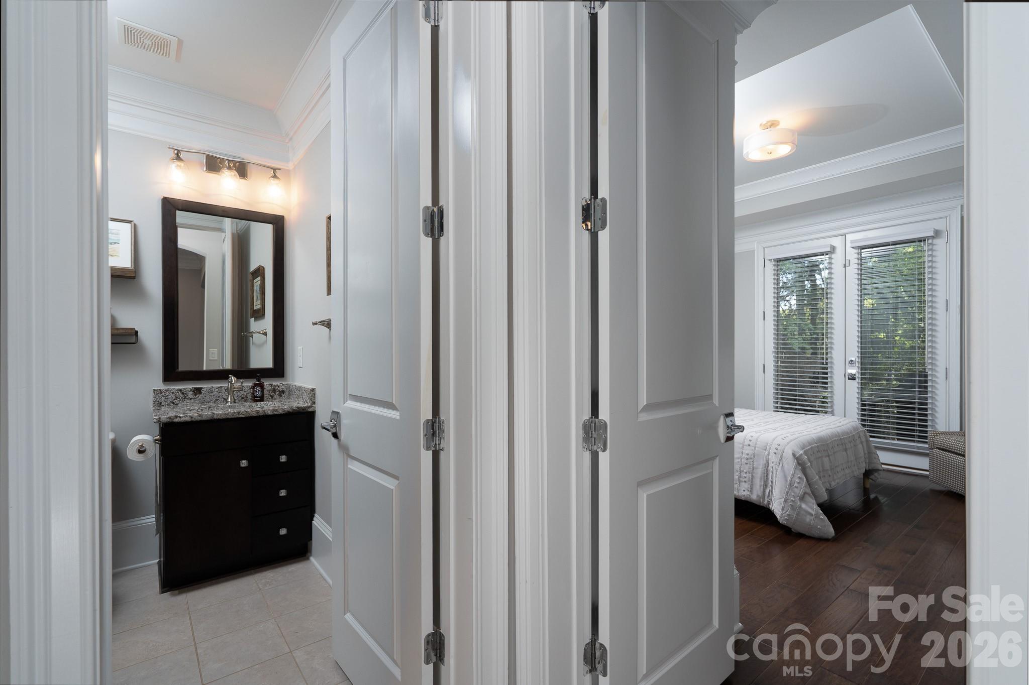 5041 Vernet Lane — Charlotte
