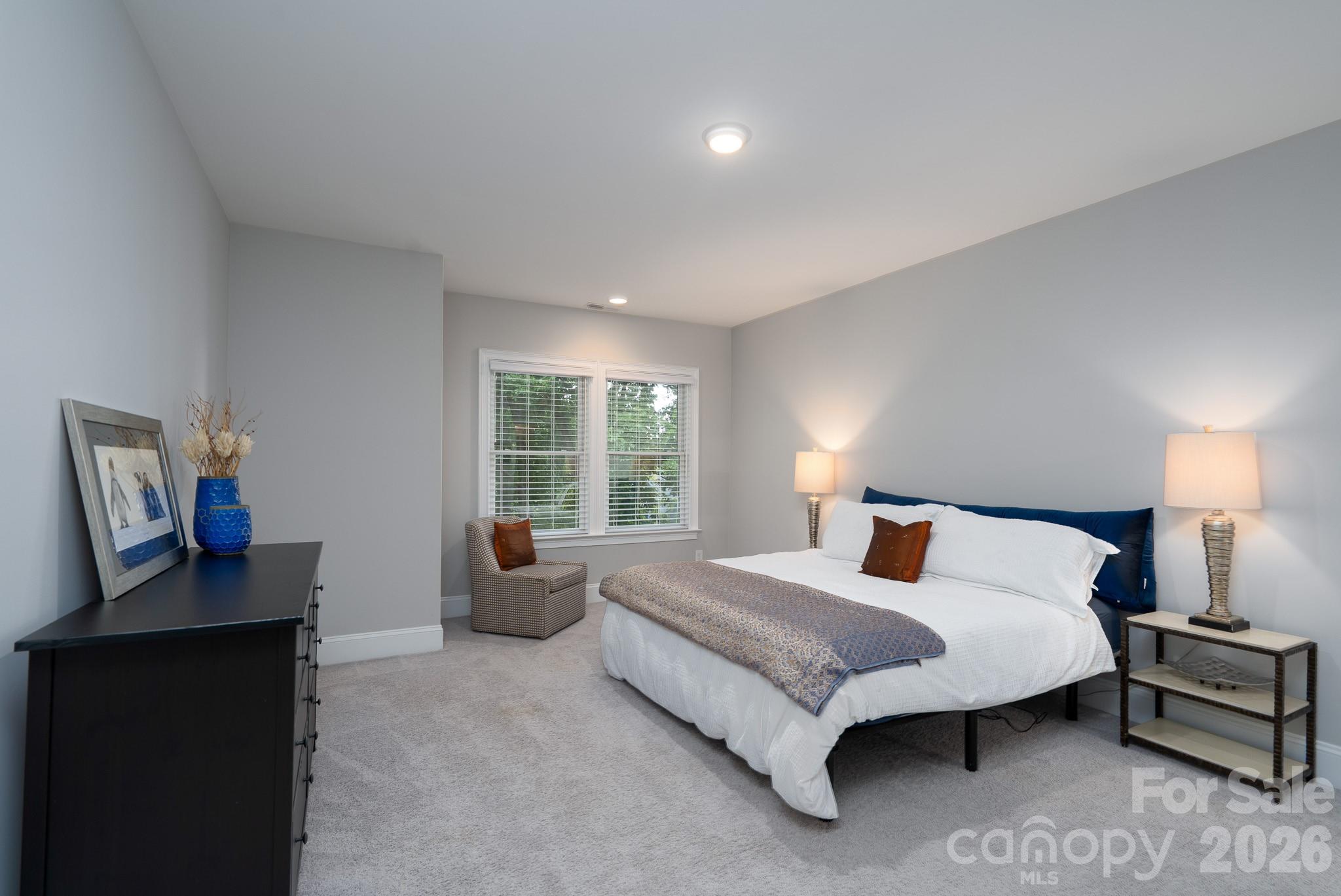 5041 Vernet Lane — Charlotte