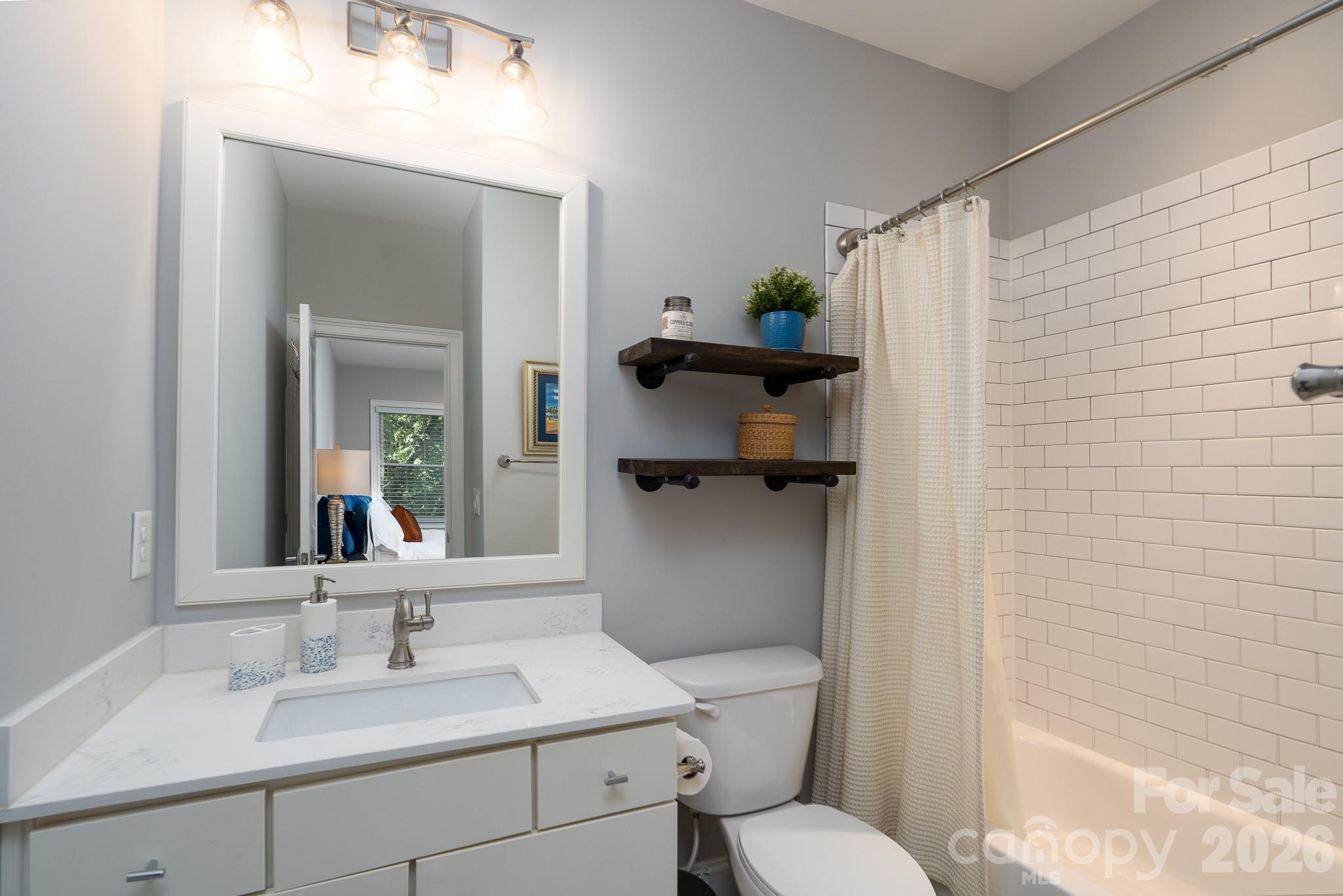 5041 Vernet Lane — Charlotte
