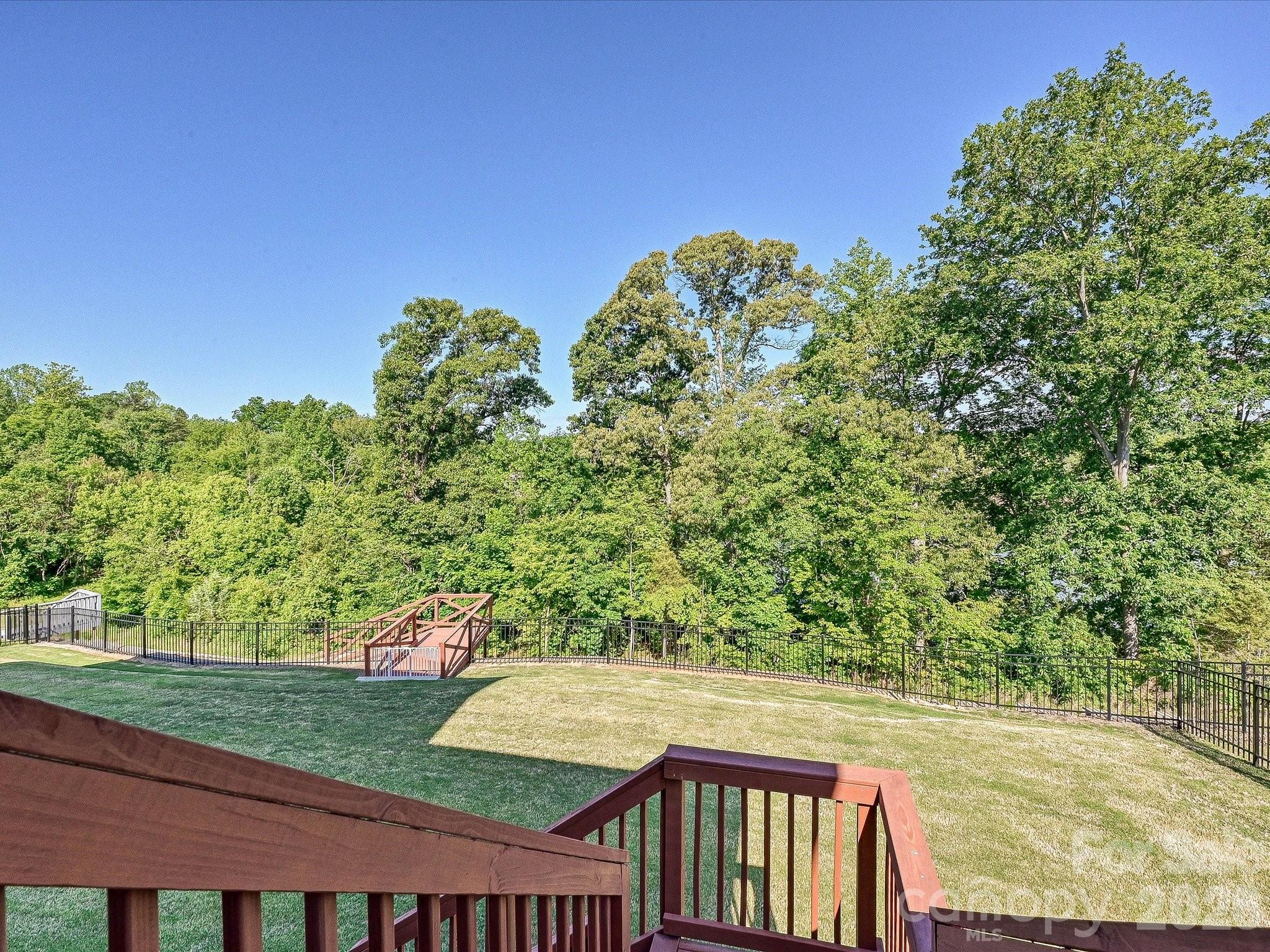 315 W Waterlynn Road — Mooresville