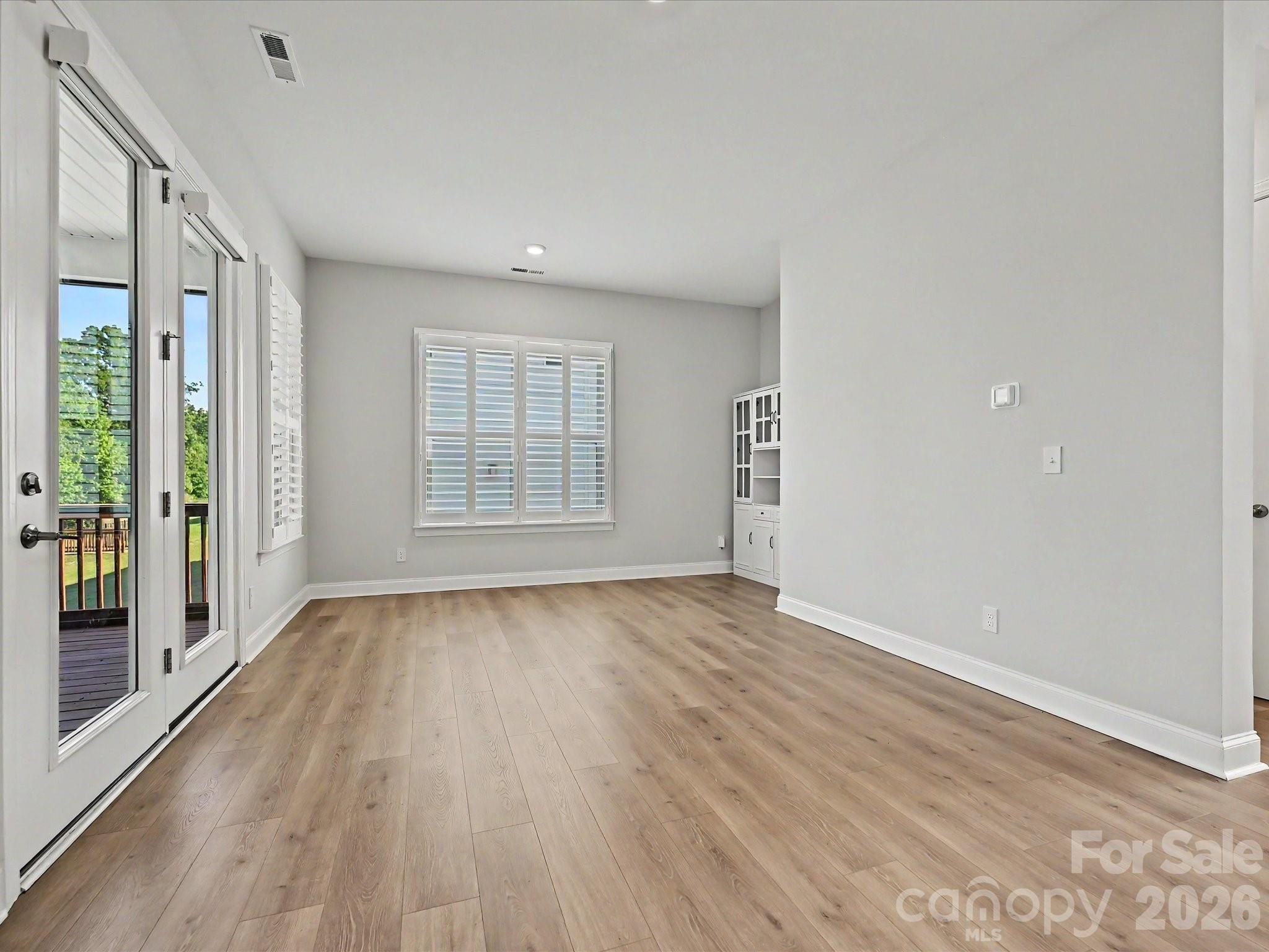 315 W Waterlynn Road — Mooresville