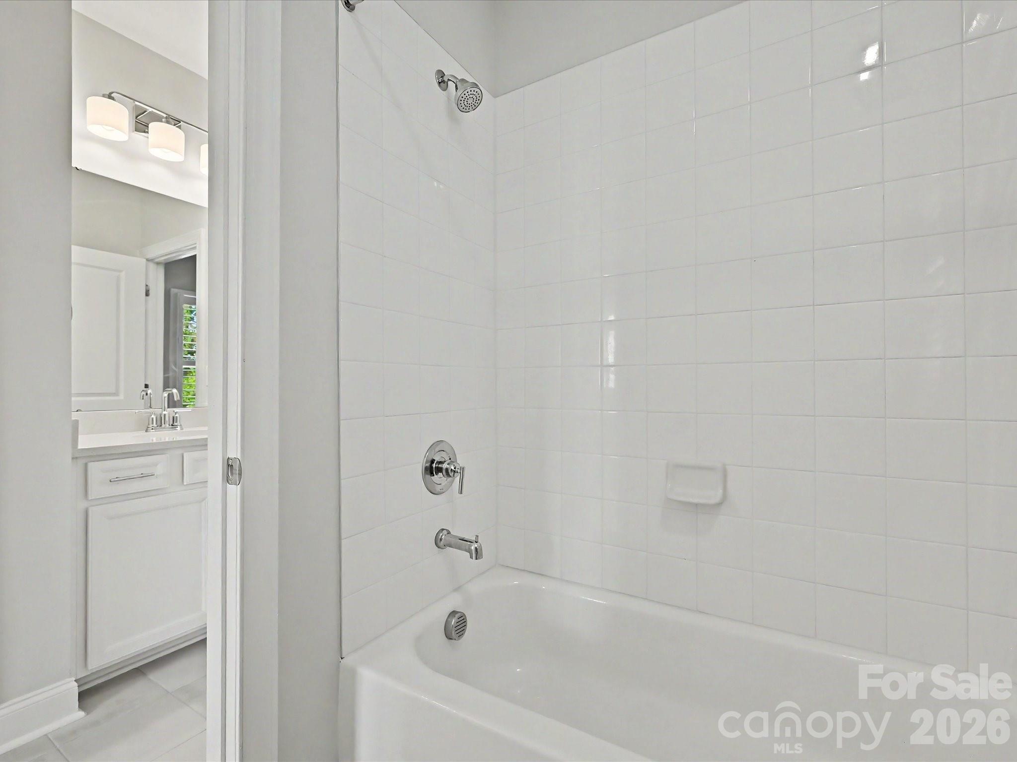315 W Waterlynn Road — Mooresville