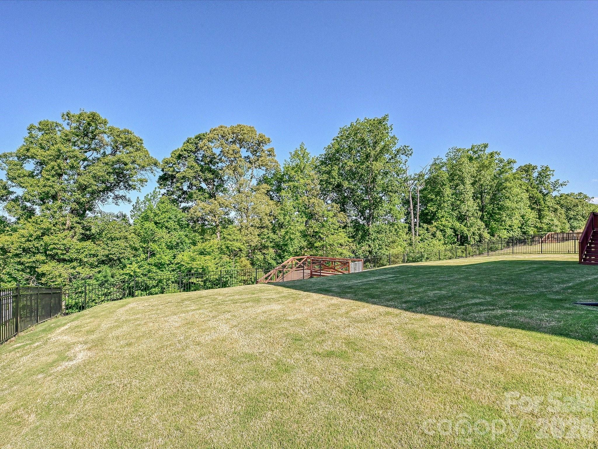 315 W Waterlynn Road — Mooresville