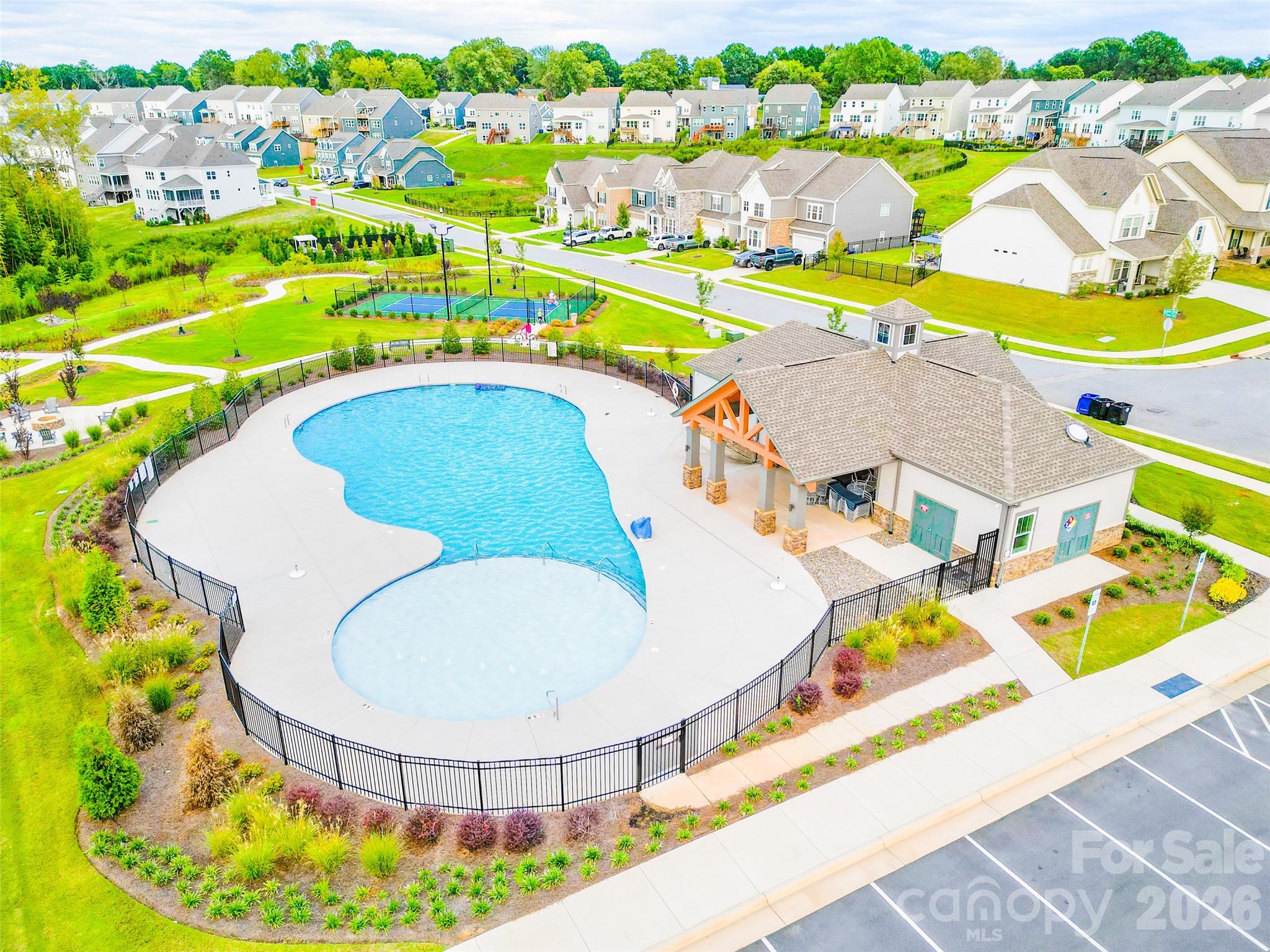 315 W Waterlynn Road — Mooresville