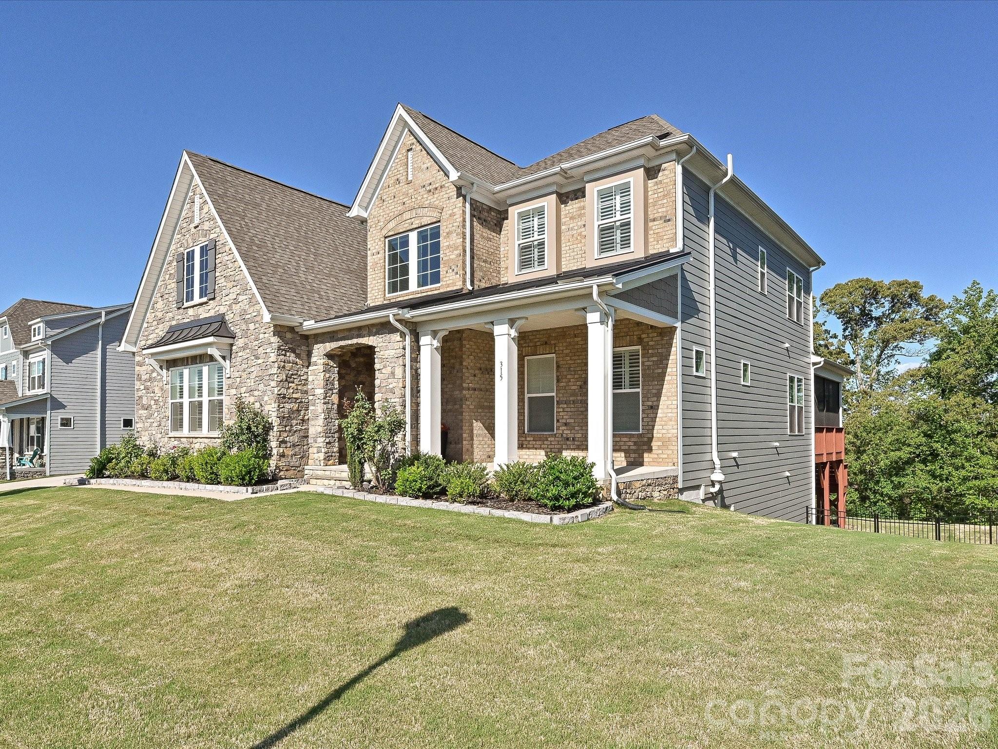 315 W Waterlynn Road — Mooresville