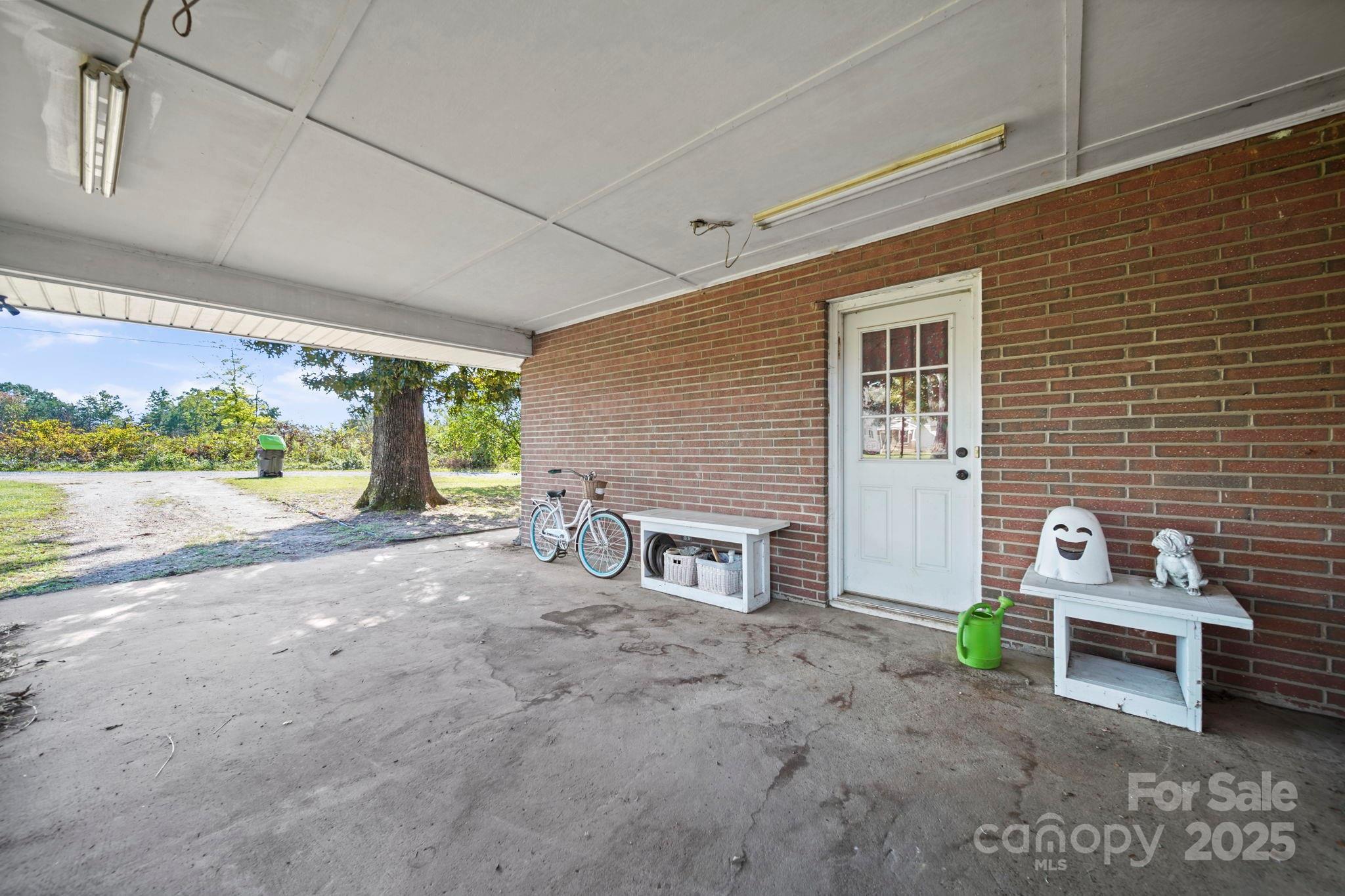 2189 Mary Street — China Grove
